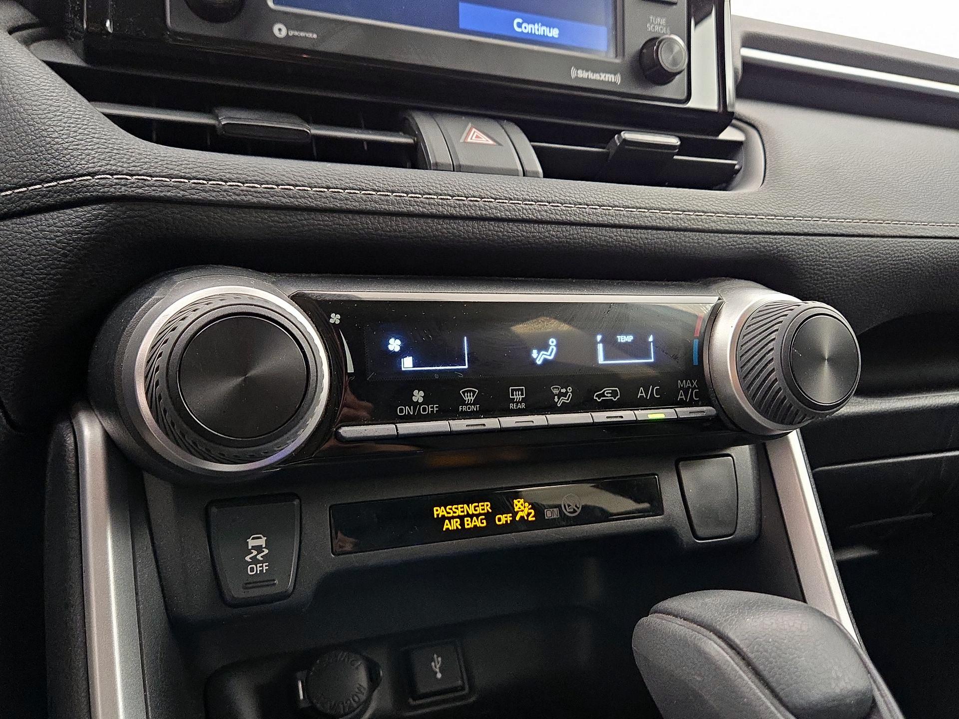 Thumbnail: 2021 Toyota RAV4 - 16