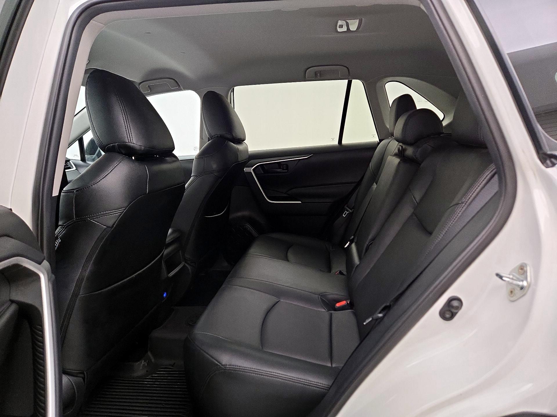 Thumbnail: 2021 Toyota RAV4 - 19