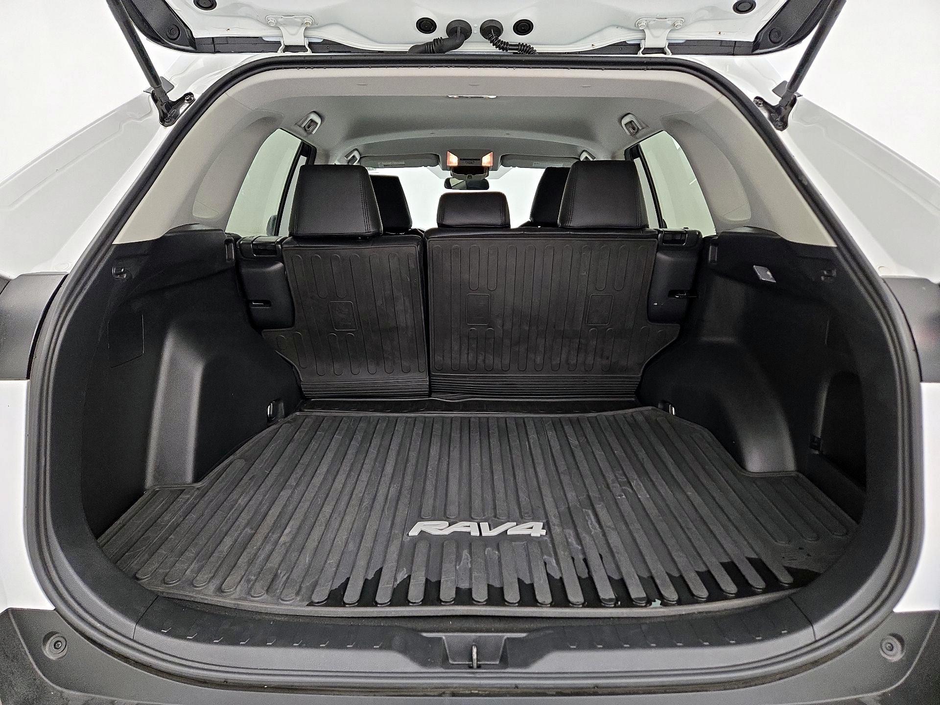 Thumbnail: 2021 Toyota RAV4 - 20