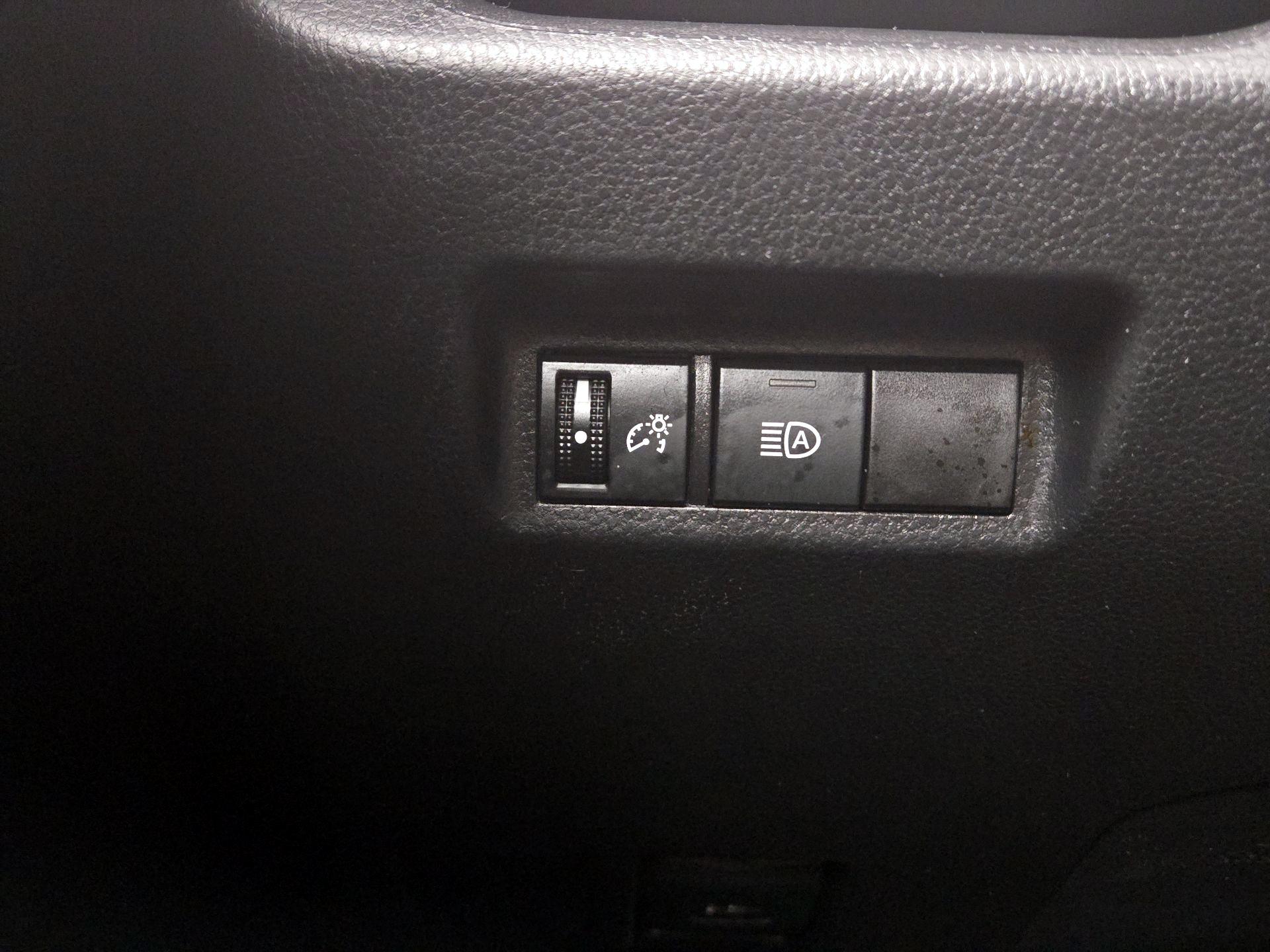 Thumbnail: 2021 Toyota RAV4 - 13