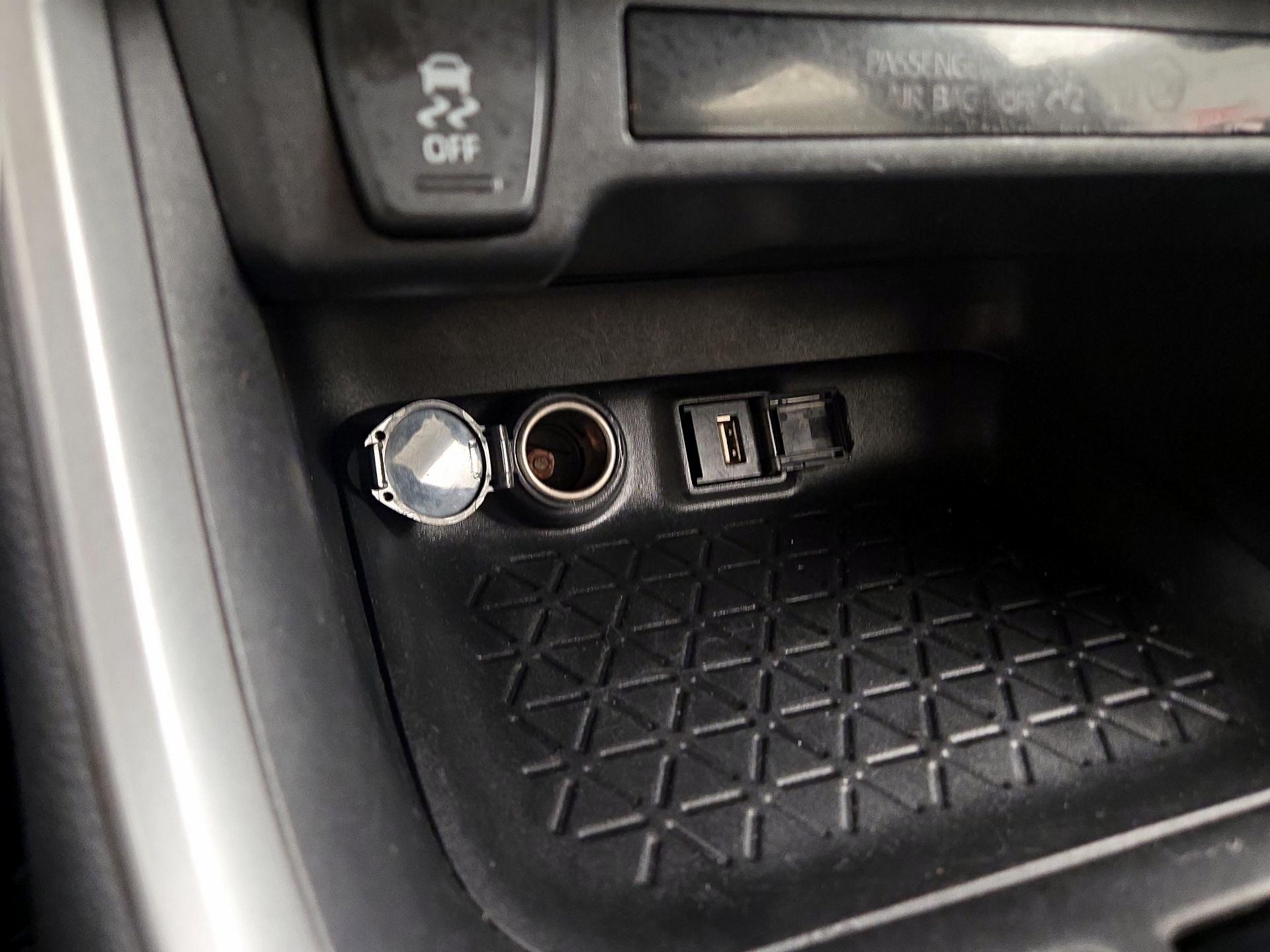 Thumbnail: 2021 Toyota RAV4 - 18