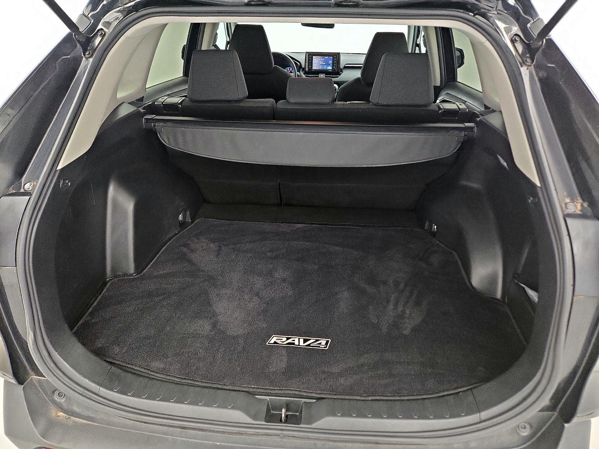 Thumbnail: 2021 Toyota RAV4 - 20