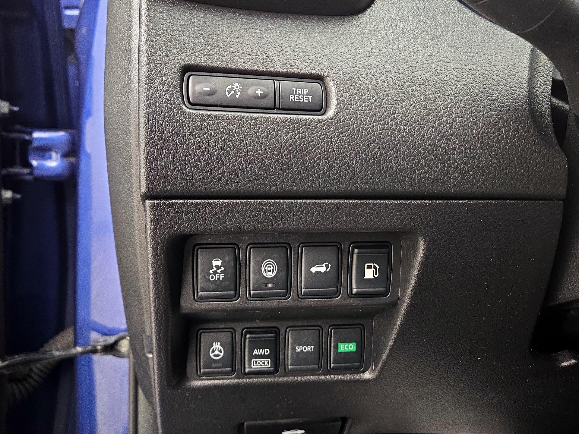 Thumbnail: 2018 Nissan Rogue - 13