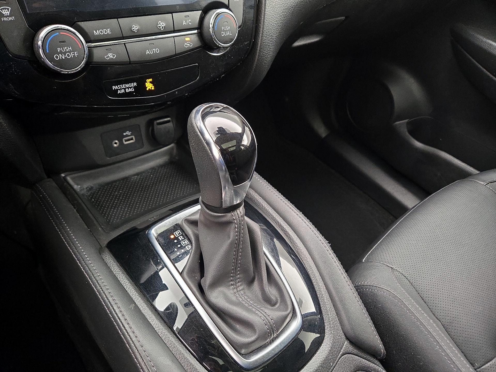 Thumbnail: 2018 Nissan Rogue - 17