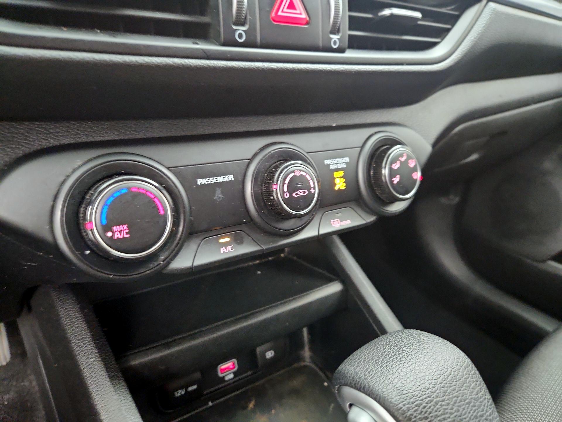 Thumbnail: 2024 Kia Forte - 16