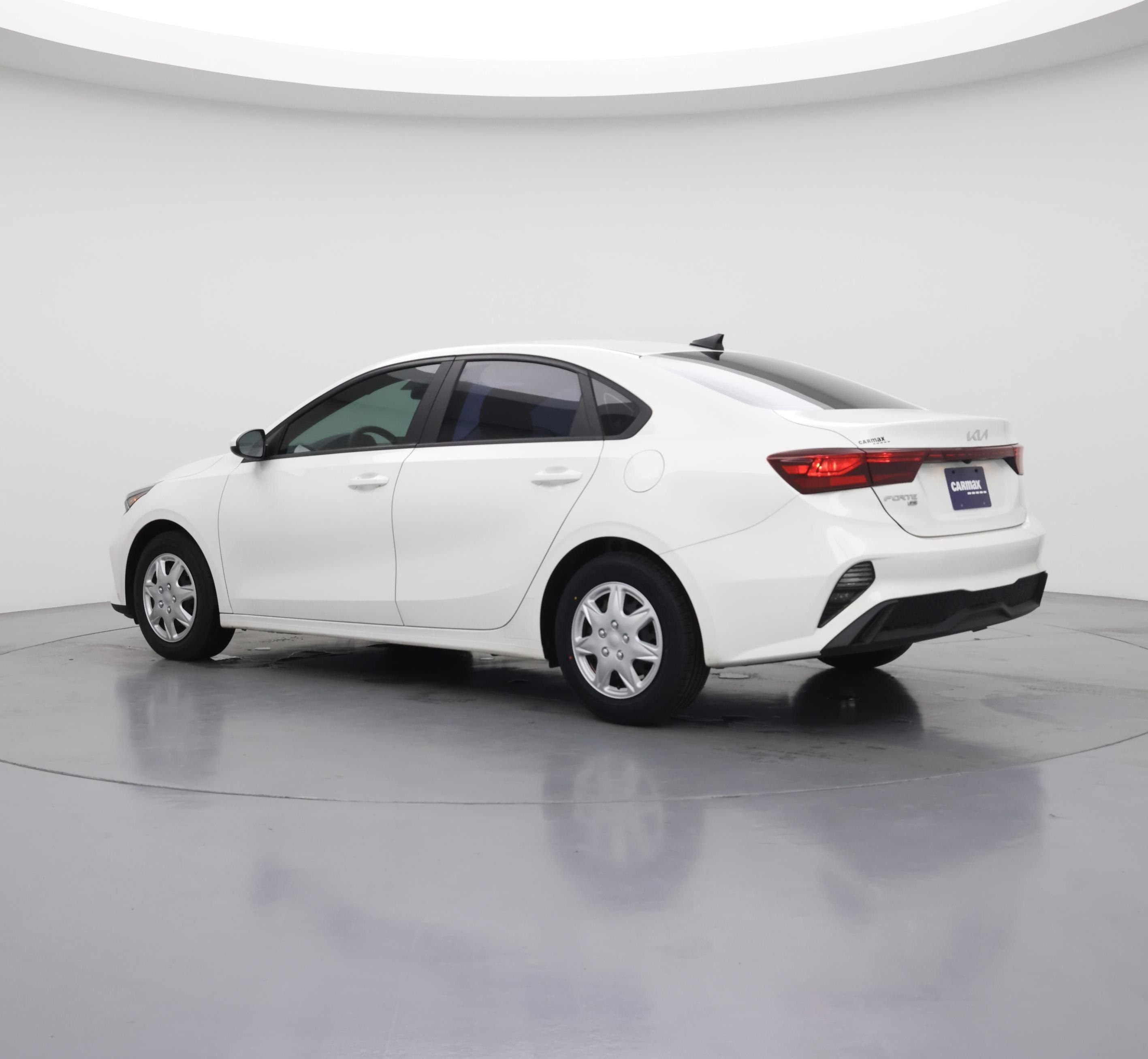 Thumbnail: 2024 Kia Forte - 3