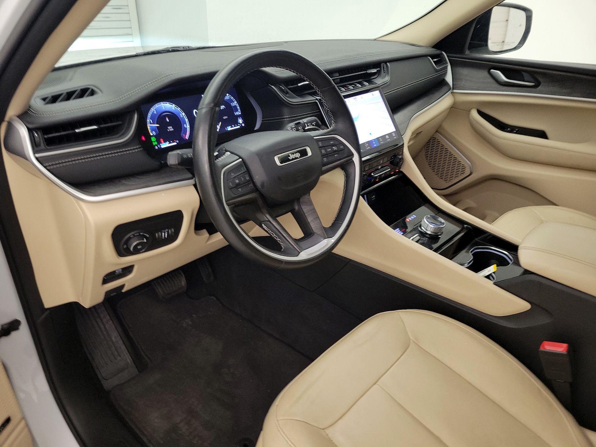 Thumbnail: 2022 Jeep Grand Cherokee - 11