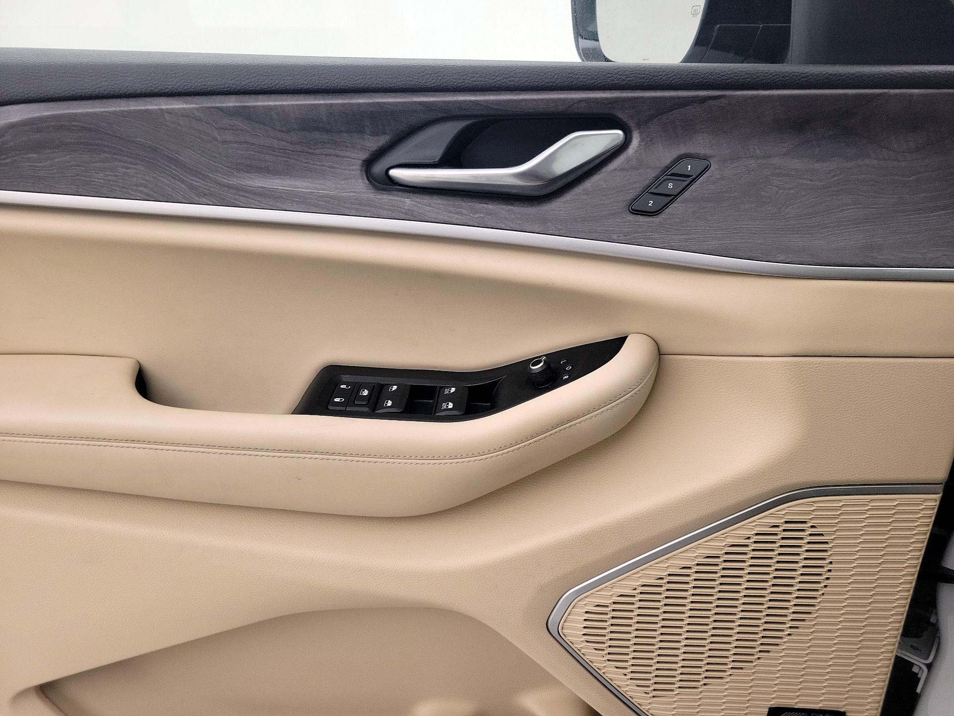 Thumbnail: 2022 Jeep Grand Cherokee - 12