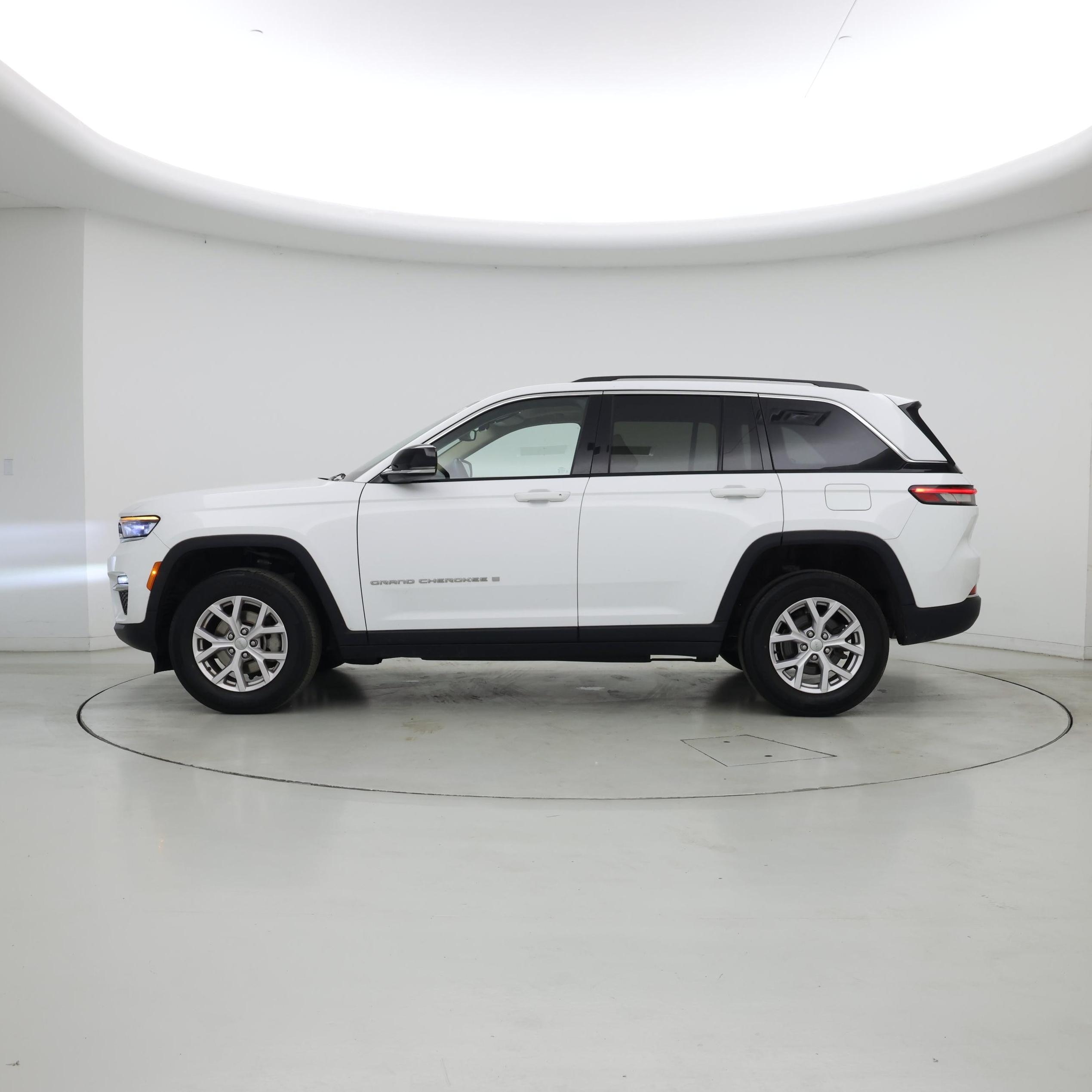 Thumbnail: 2022 Jeep Grand Cherokee - 3