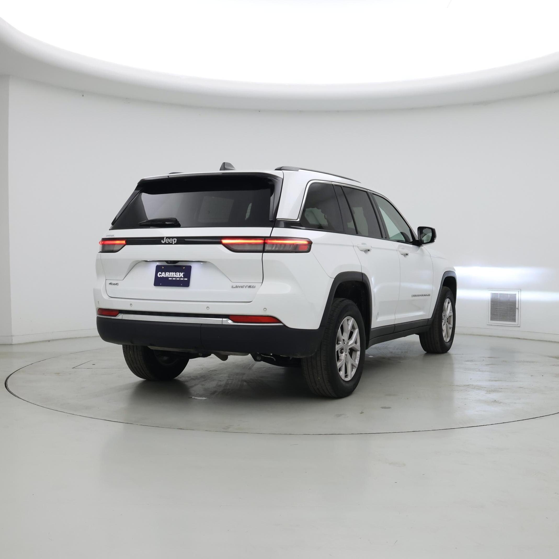 Thumbnail: 2022 Jeep Grand Cherokee - 8