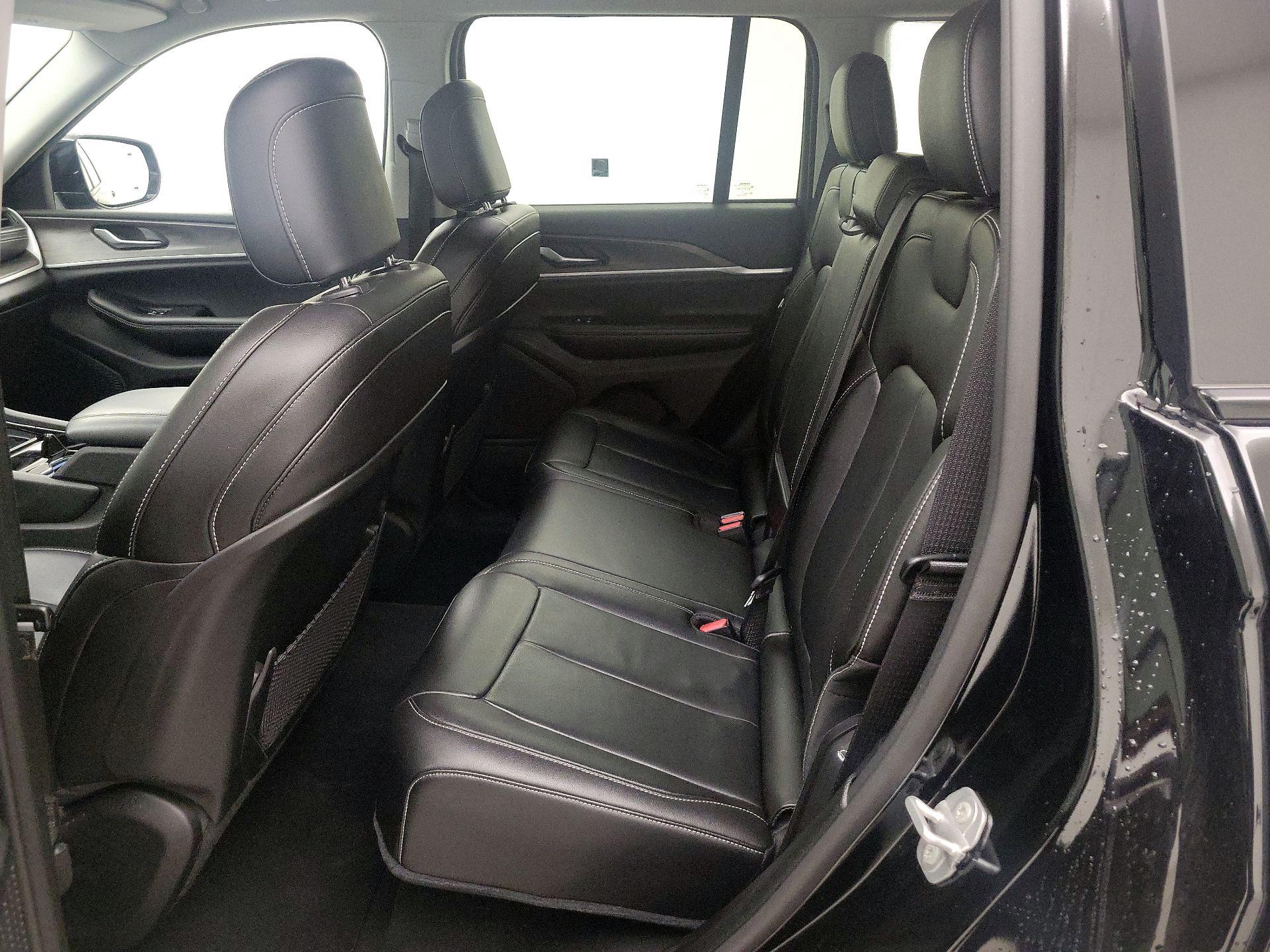 Thumbnail: 2023 Jeep Grand Cherokee - 20