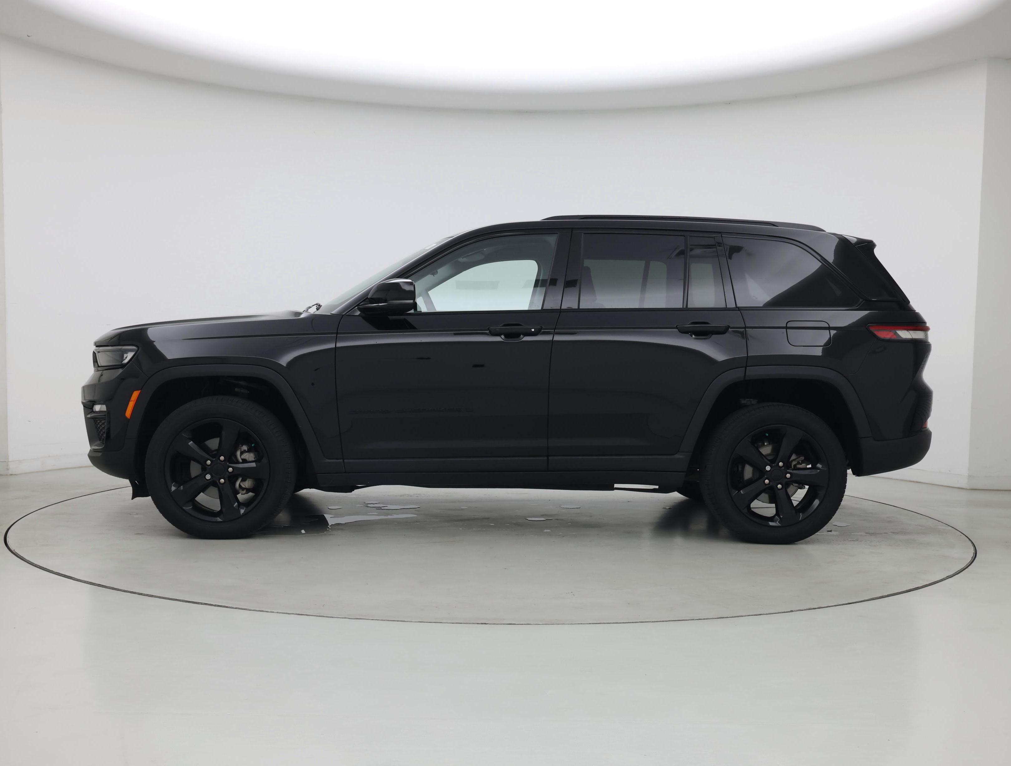 Thumbnail: 2023 Jeep Grand Cherokee - 3