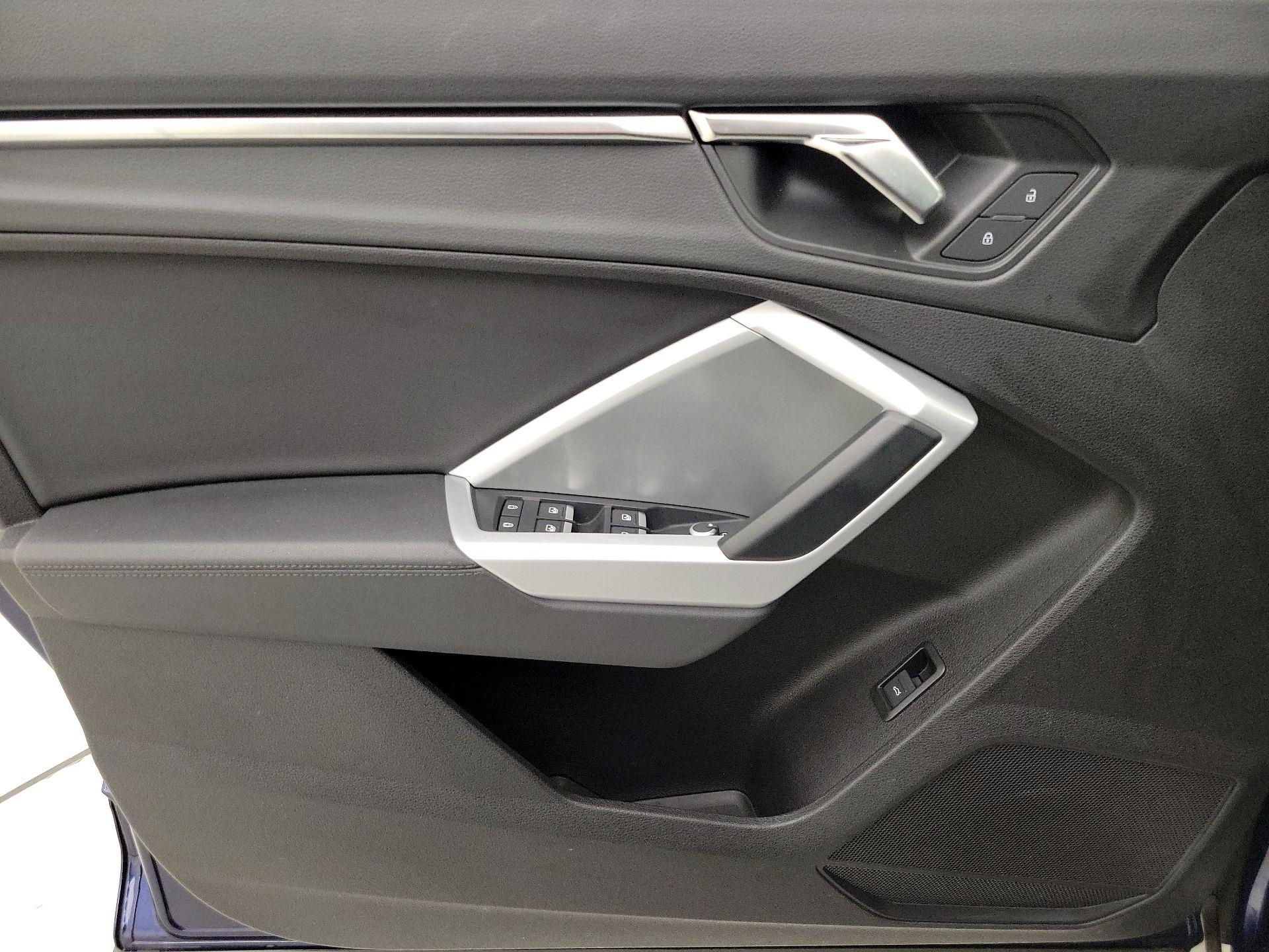 Thumbnail: 2023 Audi Q3 - 12