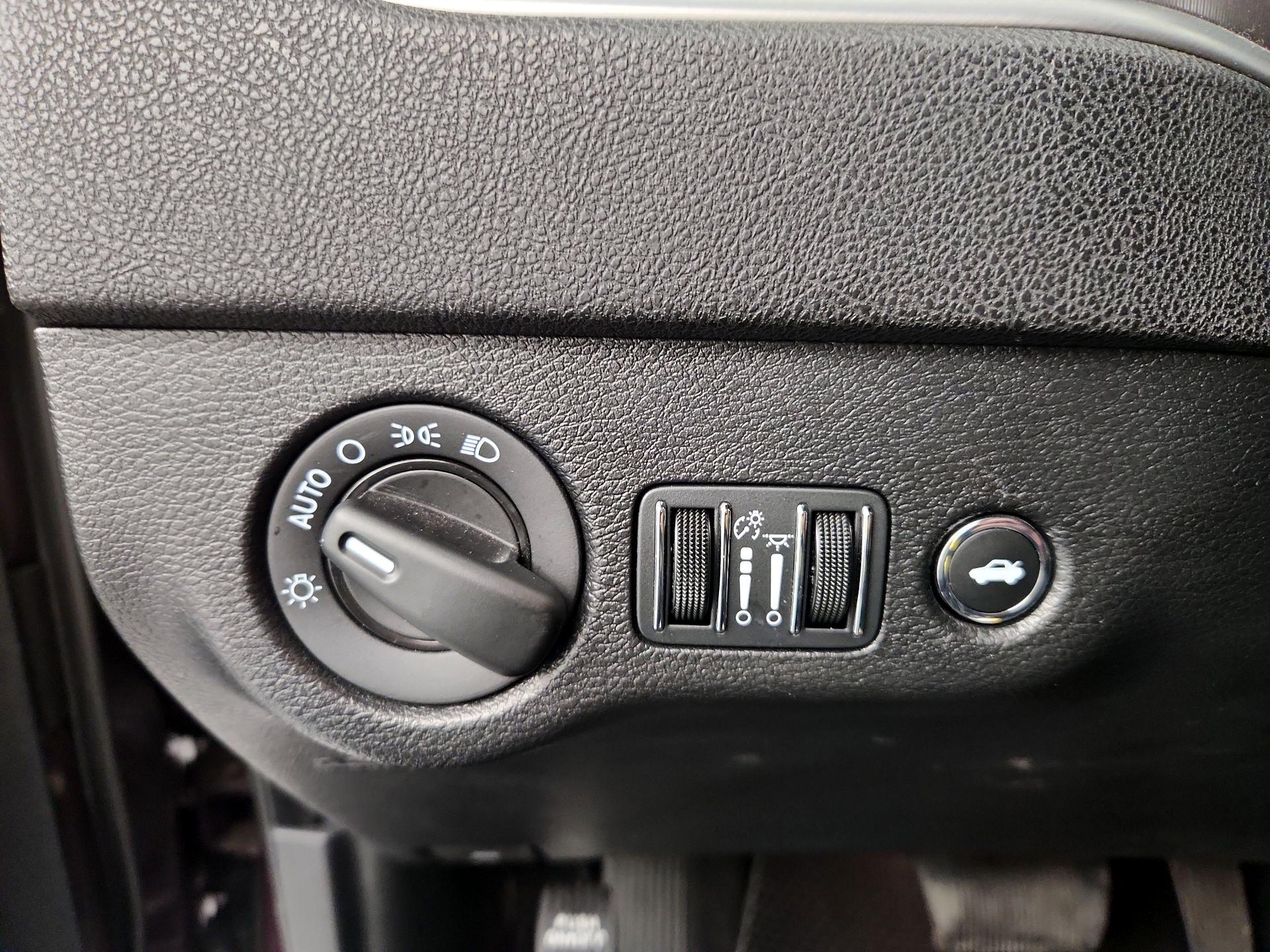 Thumbnail: 2022 Dodge Charger - 13