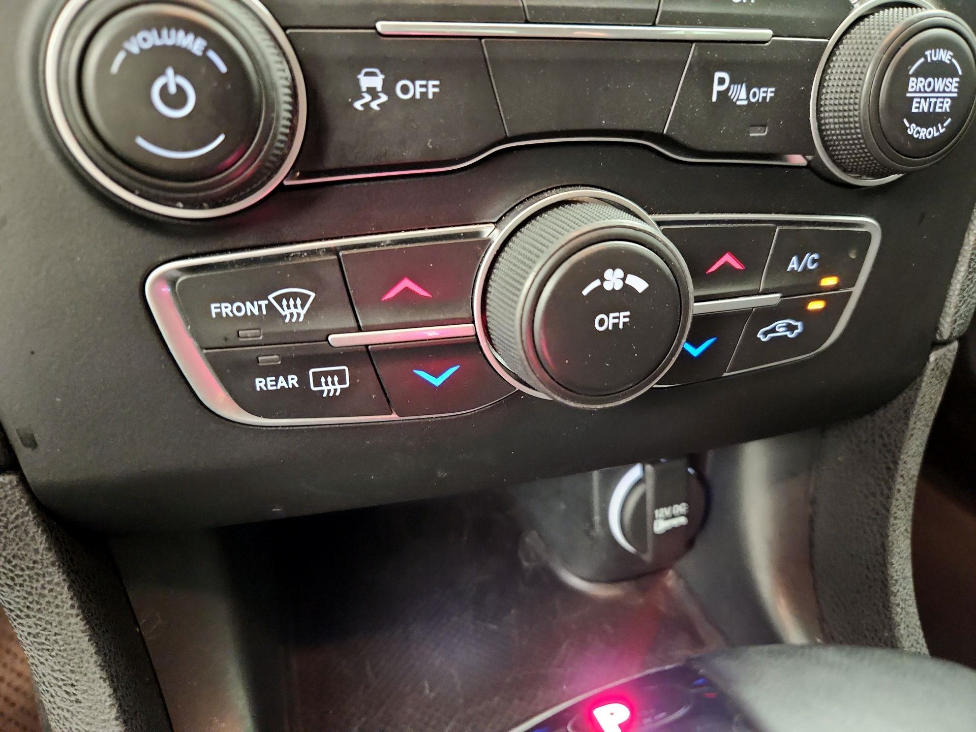 Thumbnail: 2022 Dodge Charger - 16