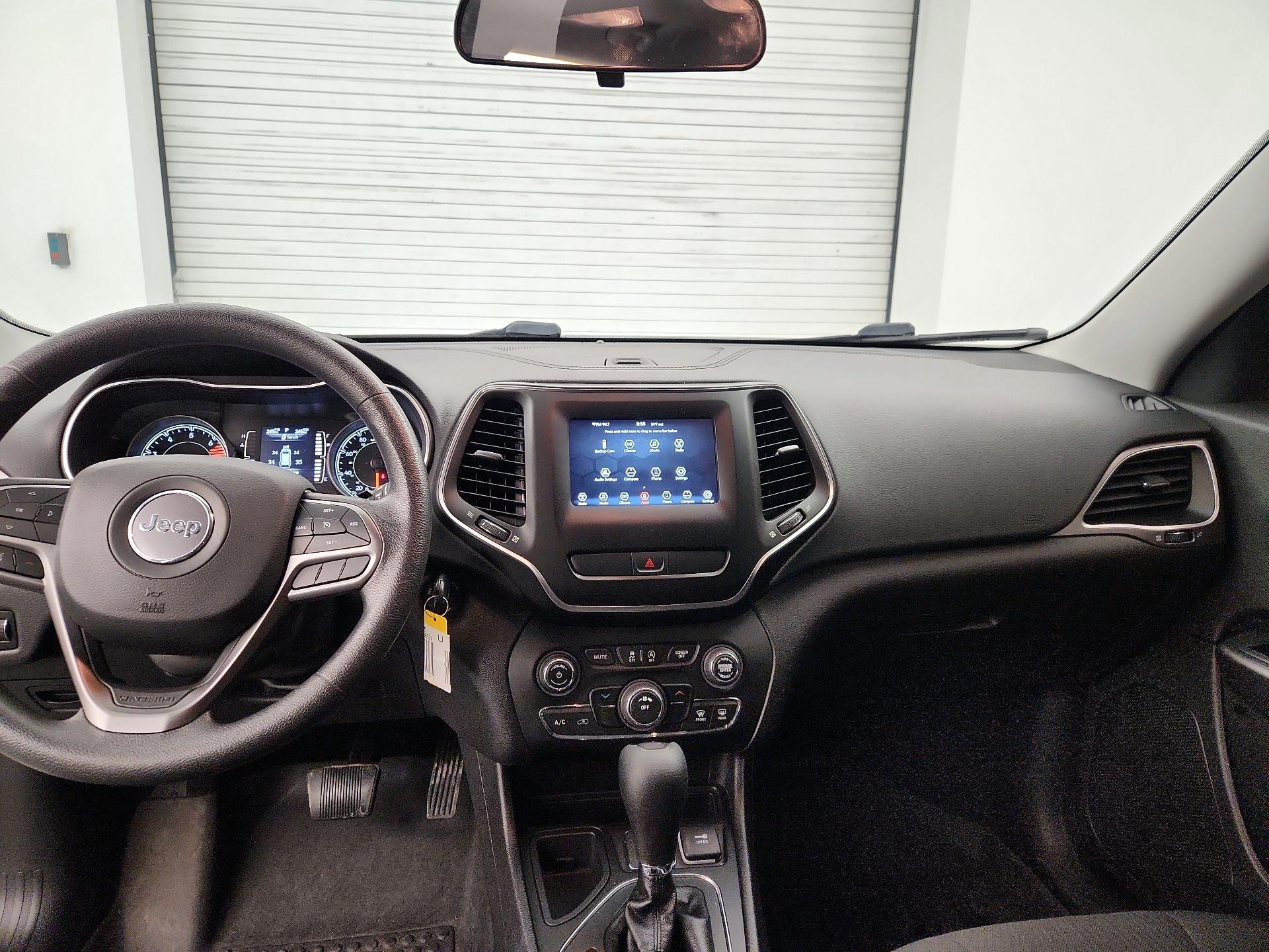 Thumbnail: 2020 Jeep Cherokee - 9