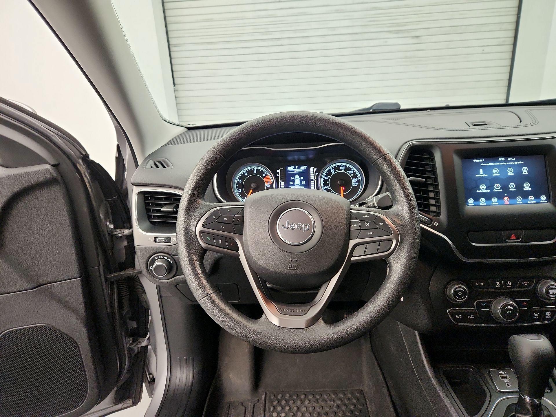 Thumbnail: 2020 Jeep Cherokee - 10