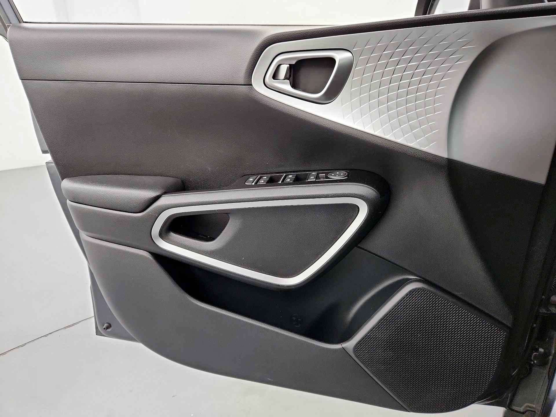 Thumbnail: 2022 Kia Soul - 12