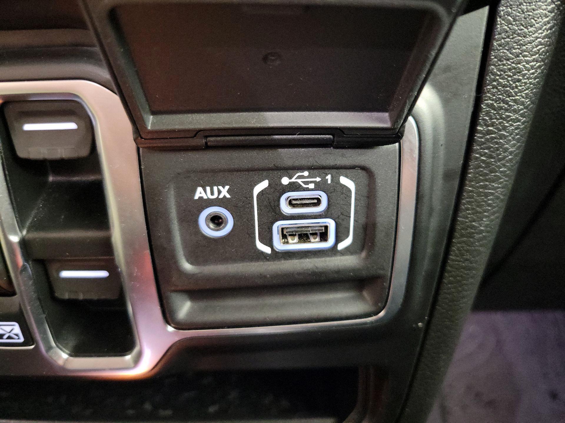 Thumbnail: 2021 Jeep Wrangler - 18