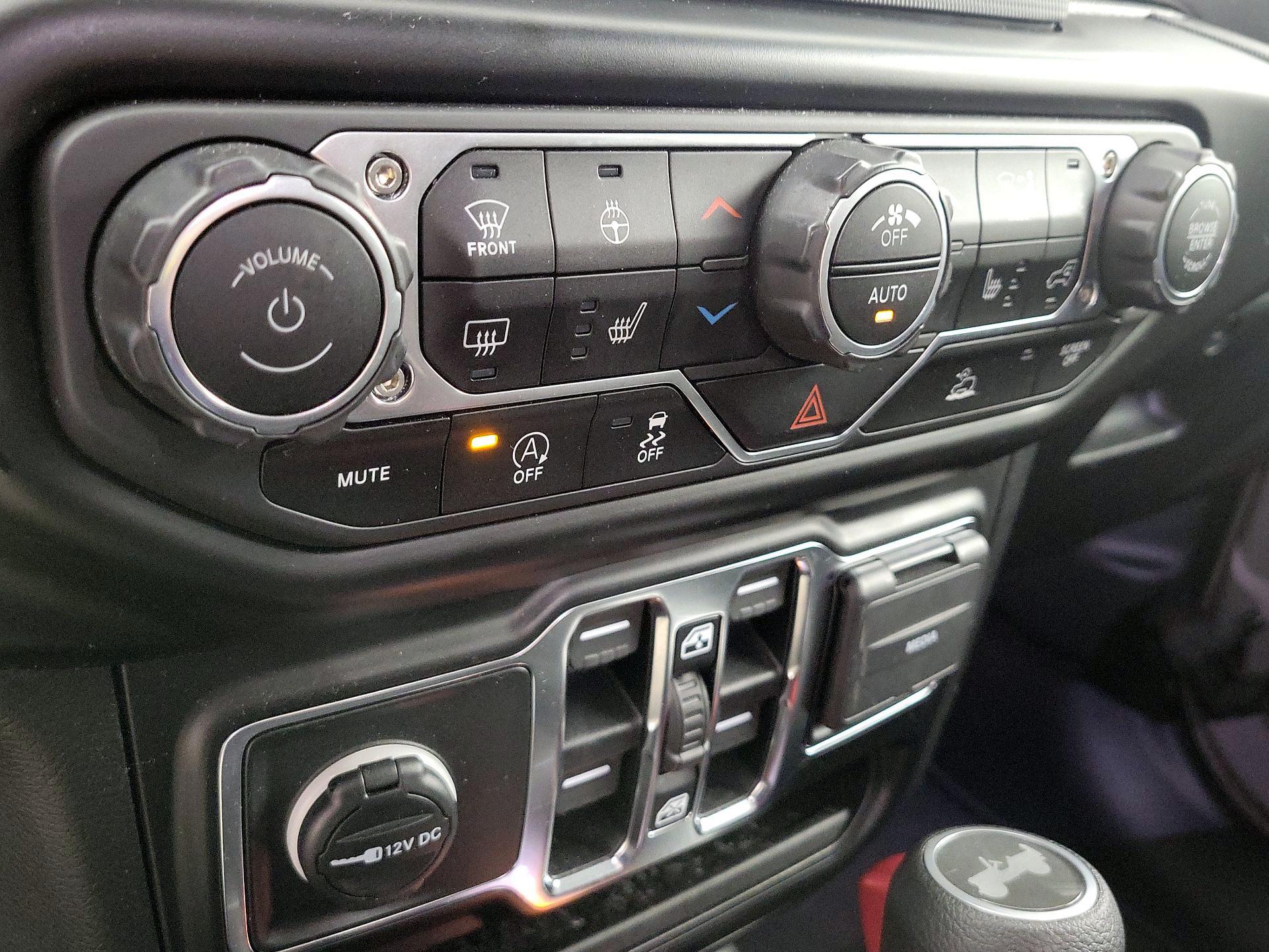 Thumbnail: 2021 Jeep Wrangler - 16