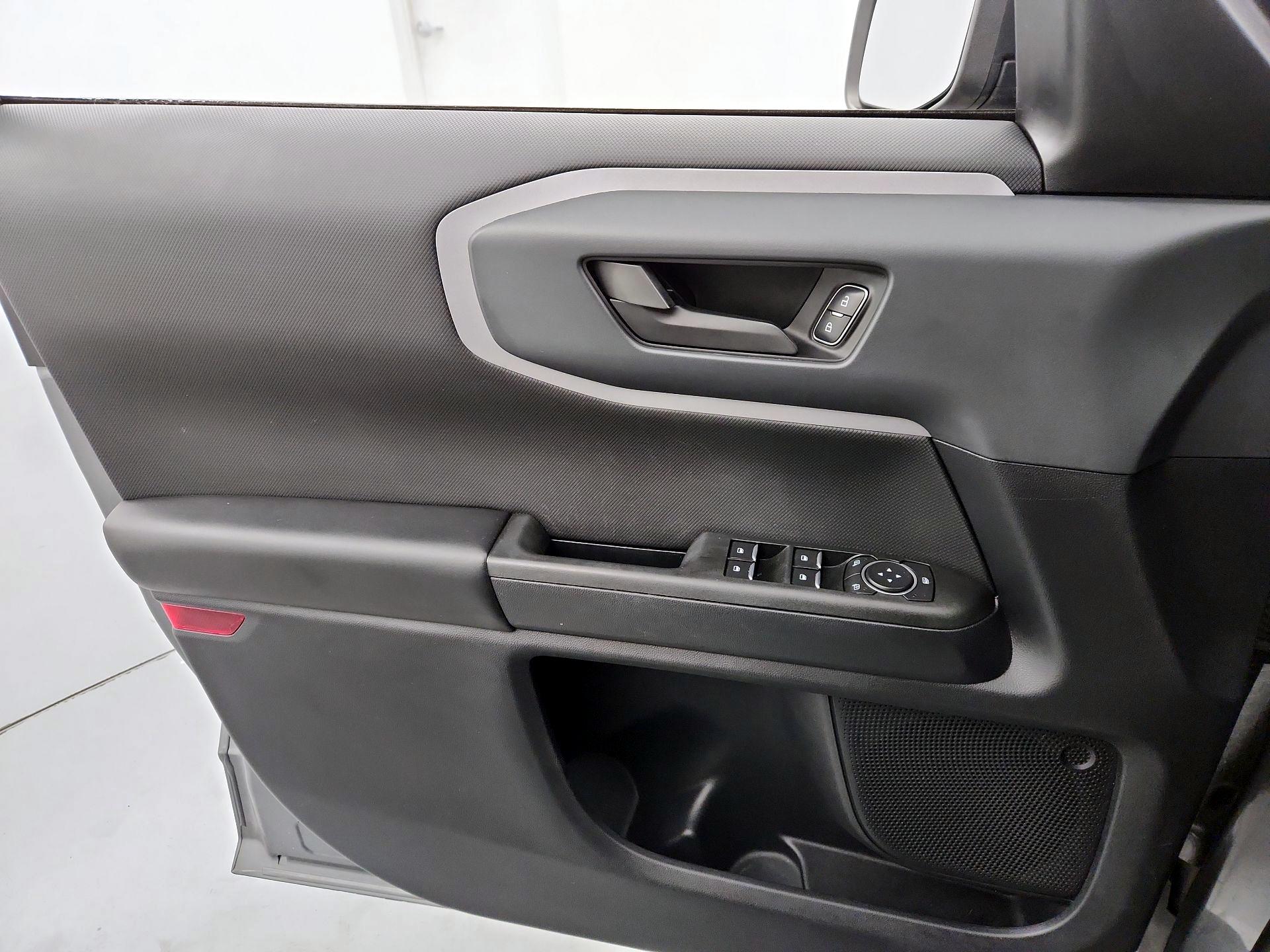 Thumbnail: 2022 Ford Bronco Sport - 12