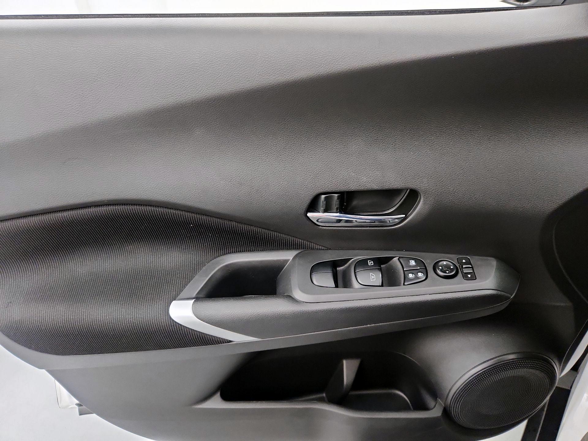 Thumbnail: 2022 Nissan Kicks - 12