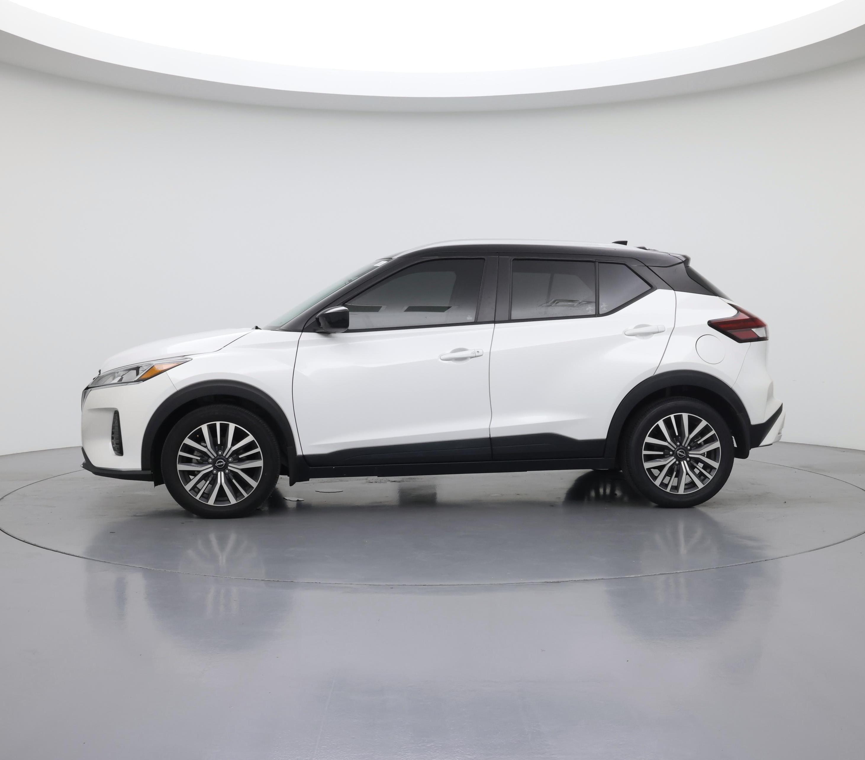 Thumbnail: 2022 Nissan Kicks - 3