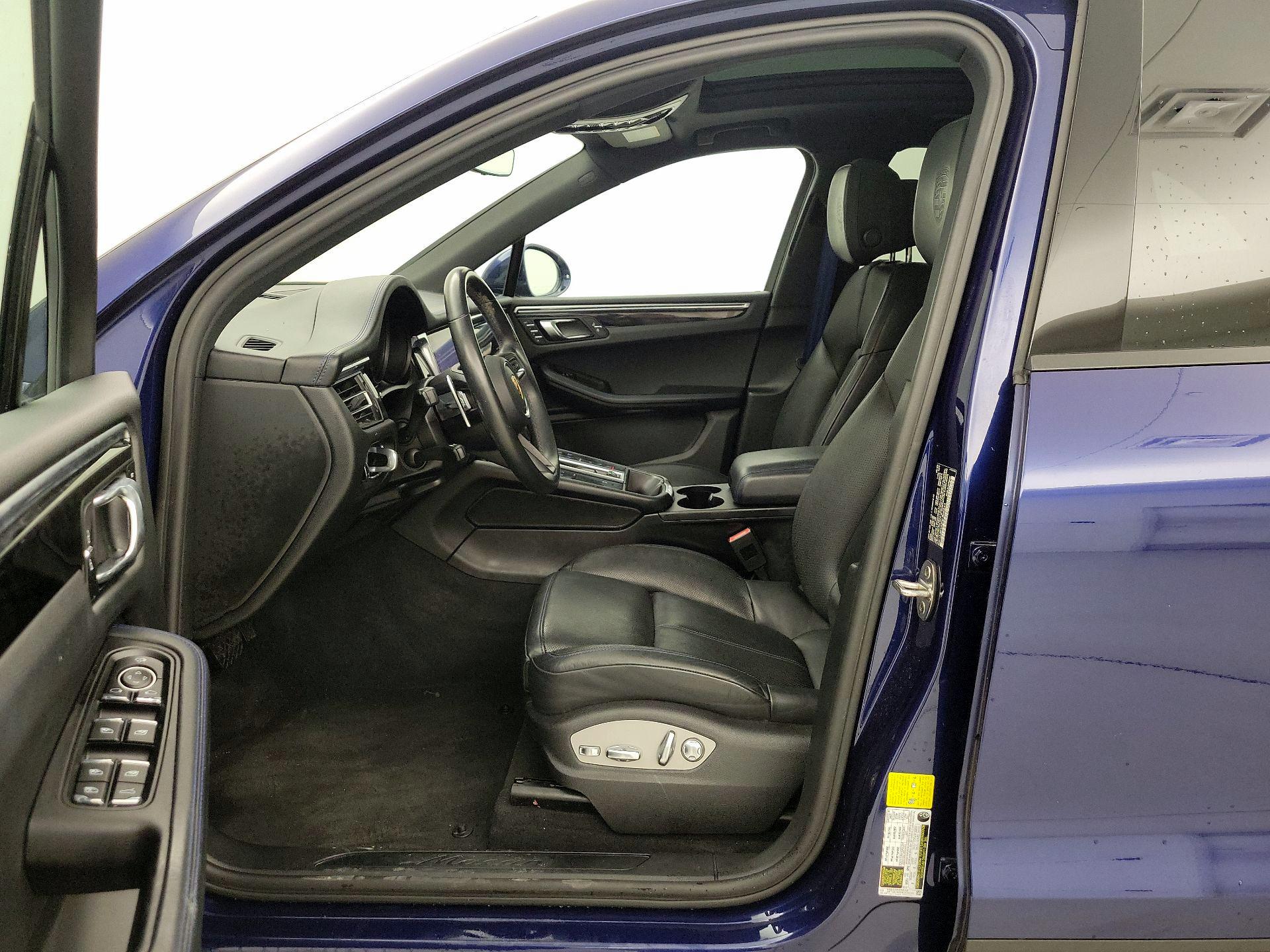 Thumbnail: 2022 Porsche Macan - 11