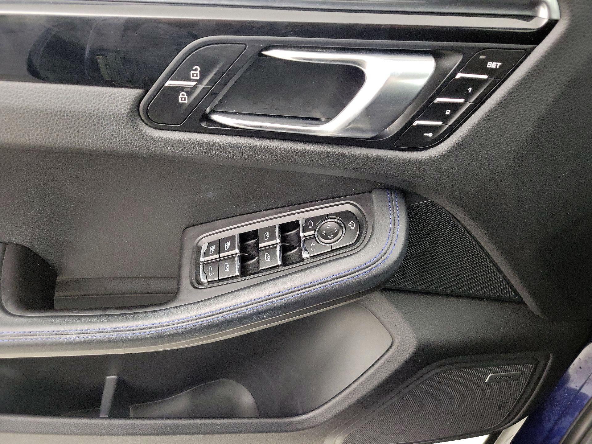 Thumbnail: 2022 Porsche Macan - 12