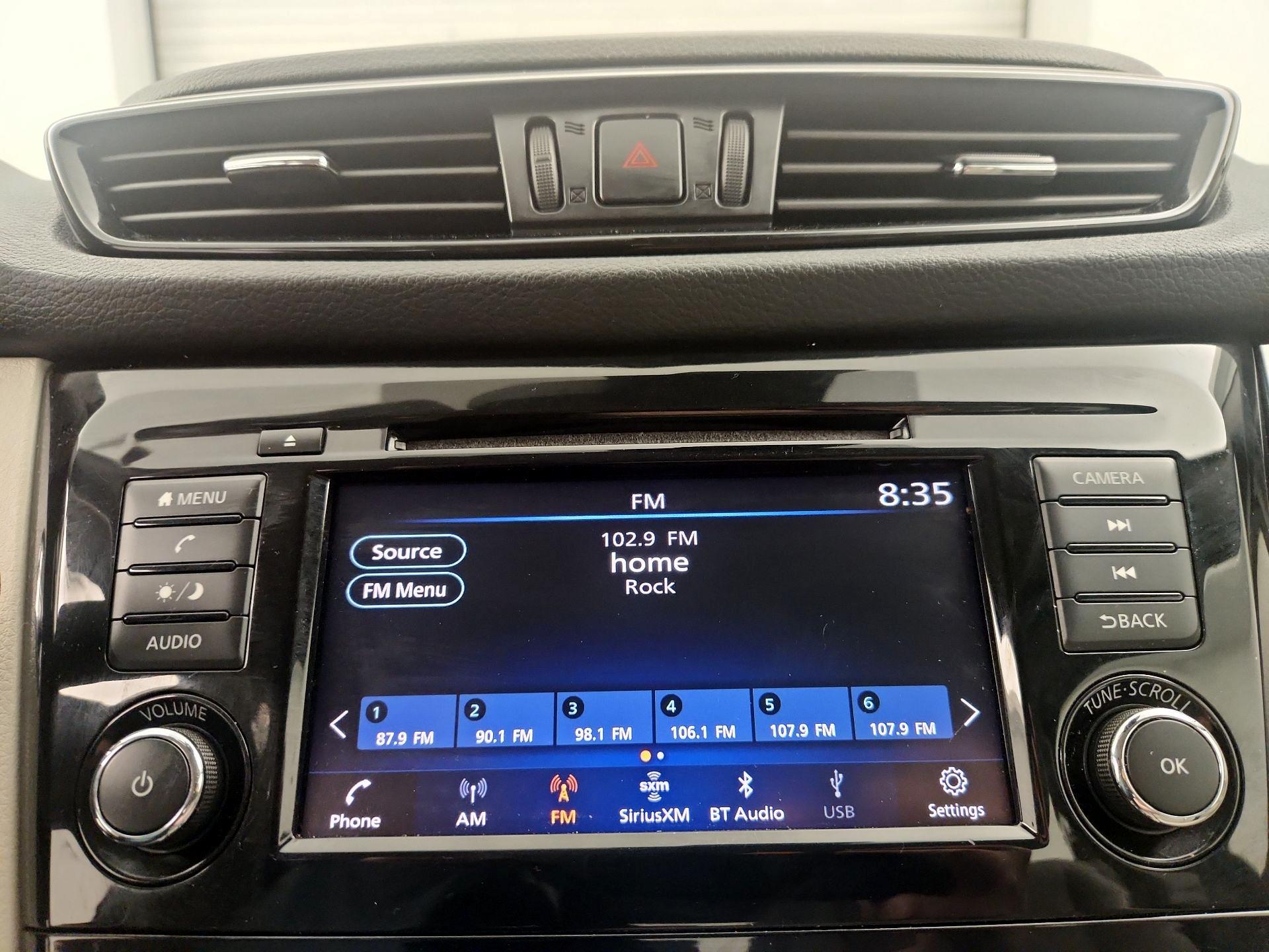 Thumbnail: 2020 Nissan Rogue Sport - 15