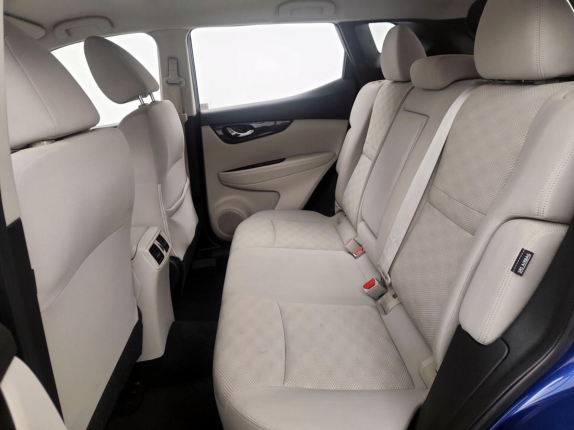 Thumbnail: 2020 Nissan Rogue Sport - 19