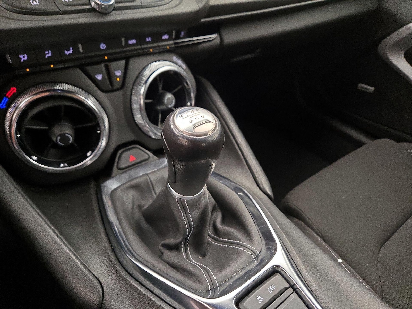 2021 Chevrolet Camaro 1LT - Photo 18
