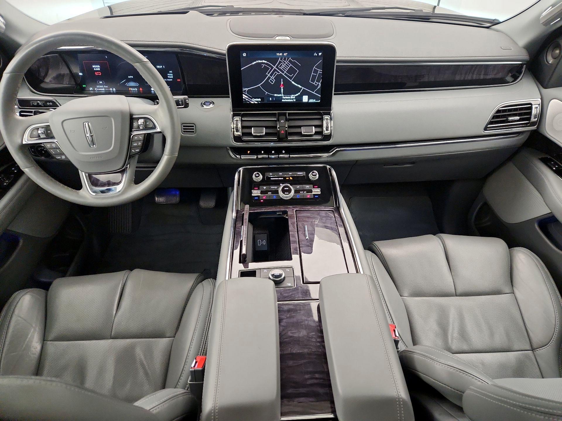 Thumbnail: 2021 Lincoln Navigator L - 9