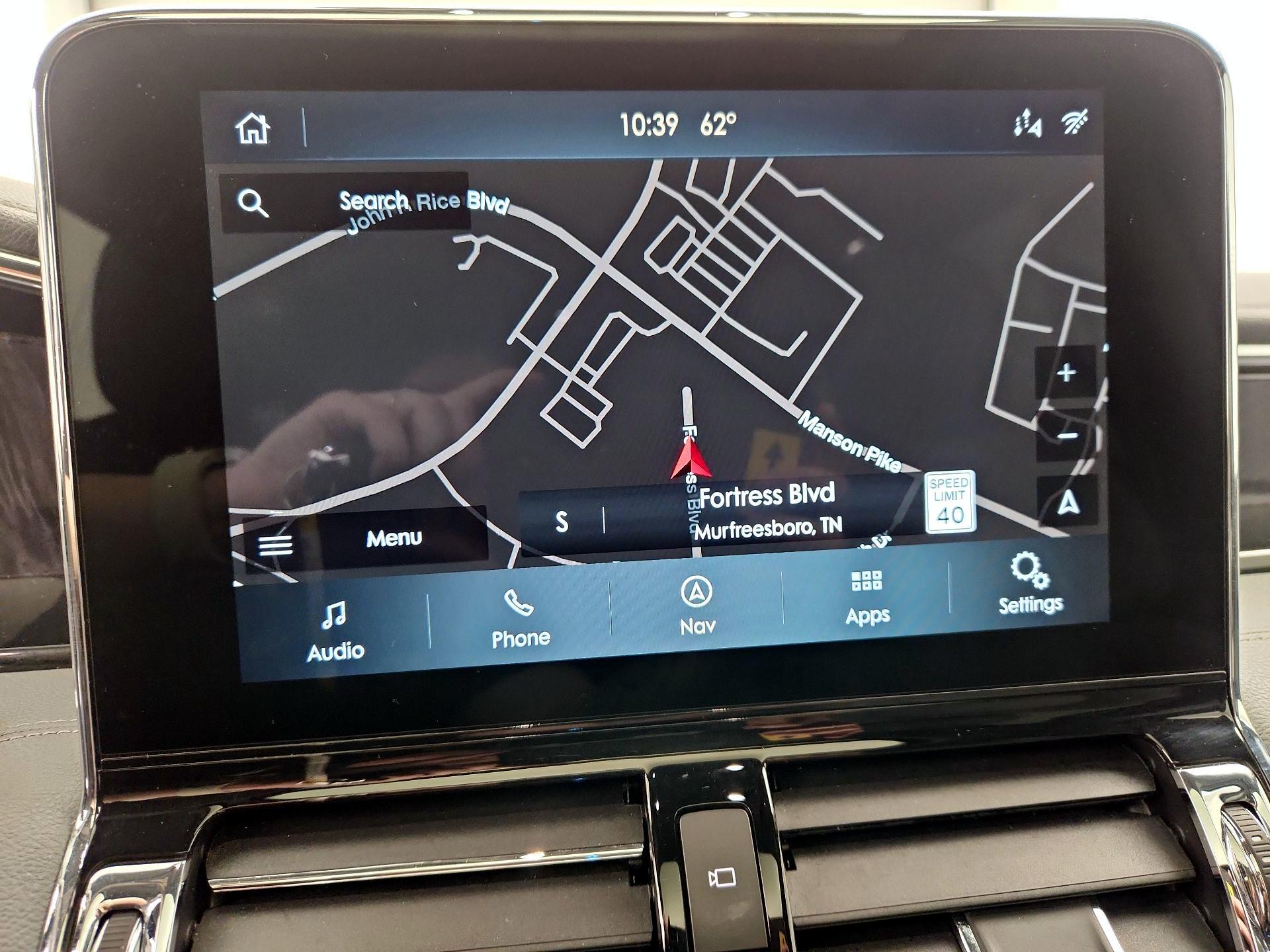 Thumbnail: 2021 Lincoln Navigator L - 14