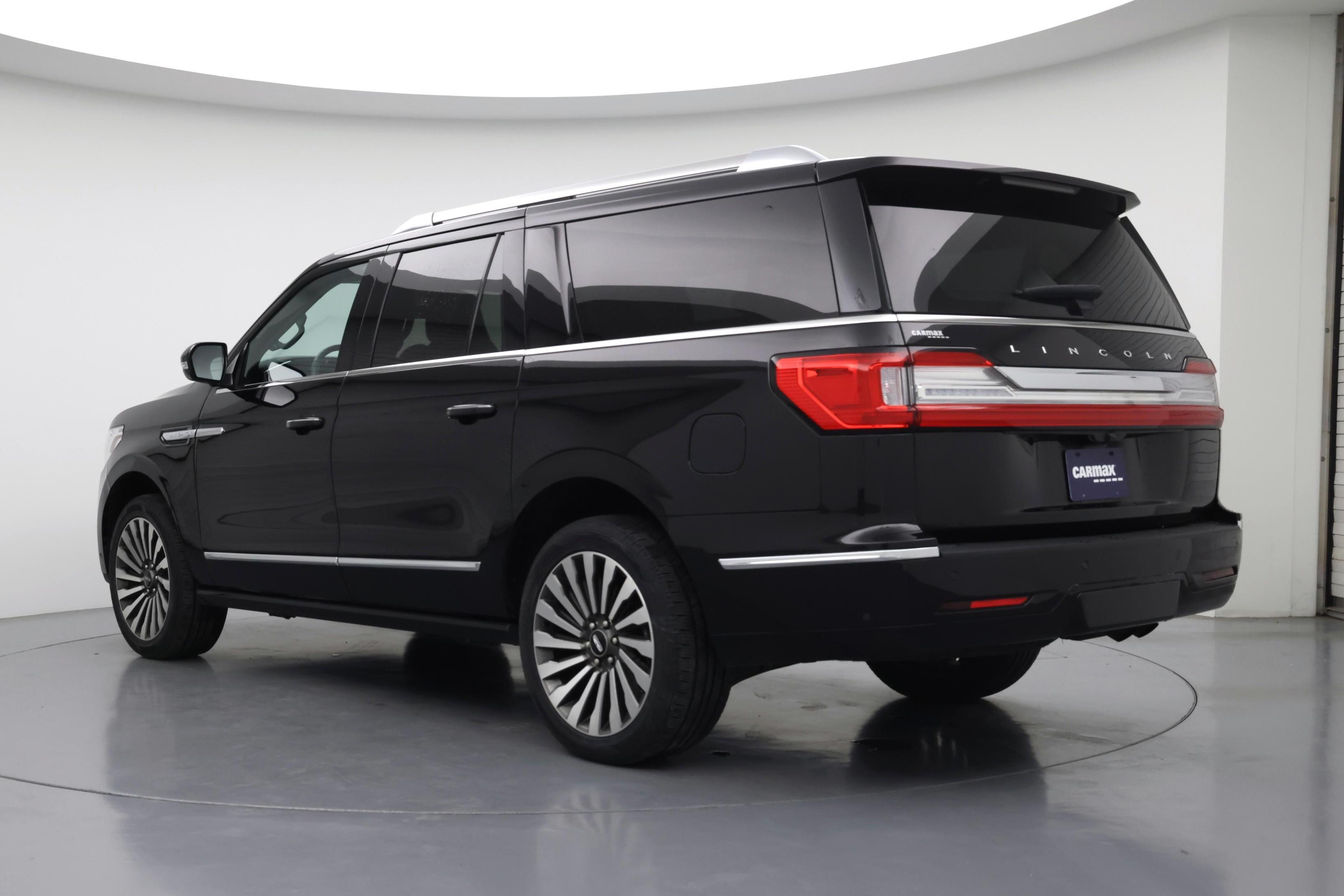 Thumbnail: 2021 Lincoln Navigator L - 2