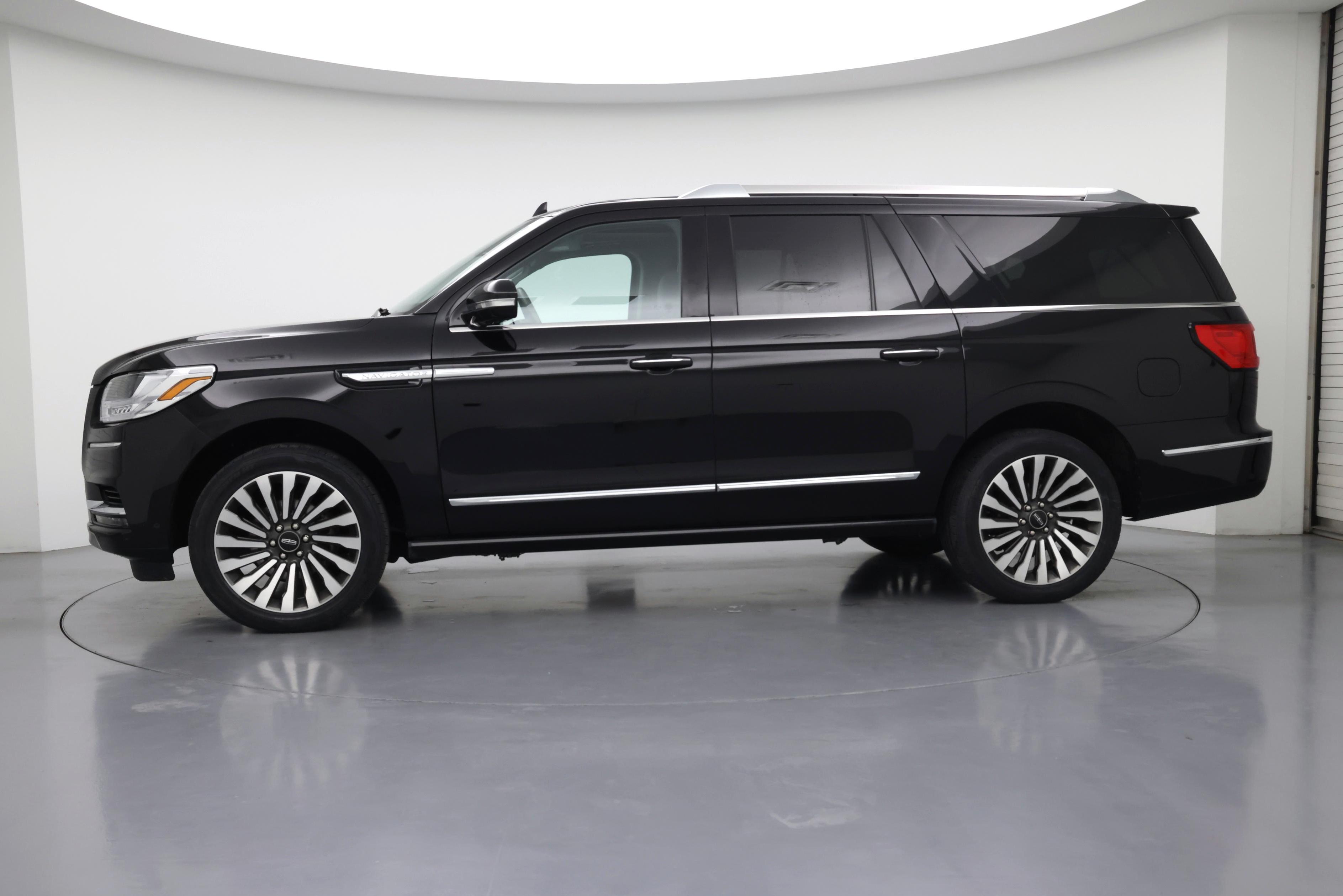 Thumbnail: 2021 Lincoln Navigator L - 3
