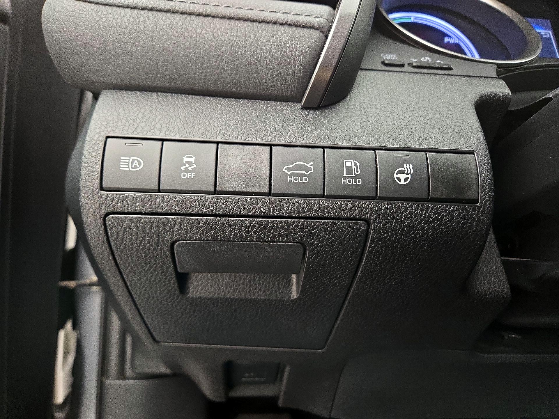 Thumbnail: 2021 Toyota Camry - 13