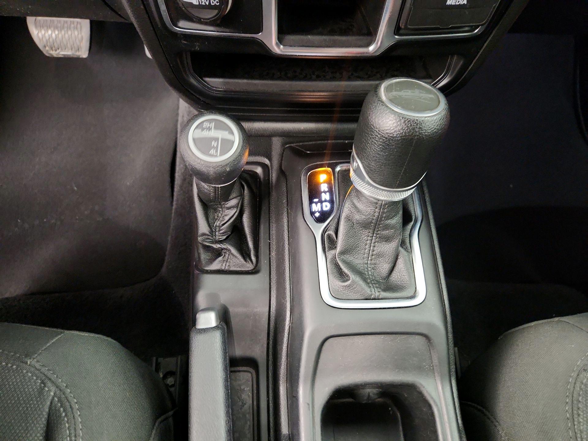 Thumbnail: 2021 Jeep Gladiator - 17