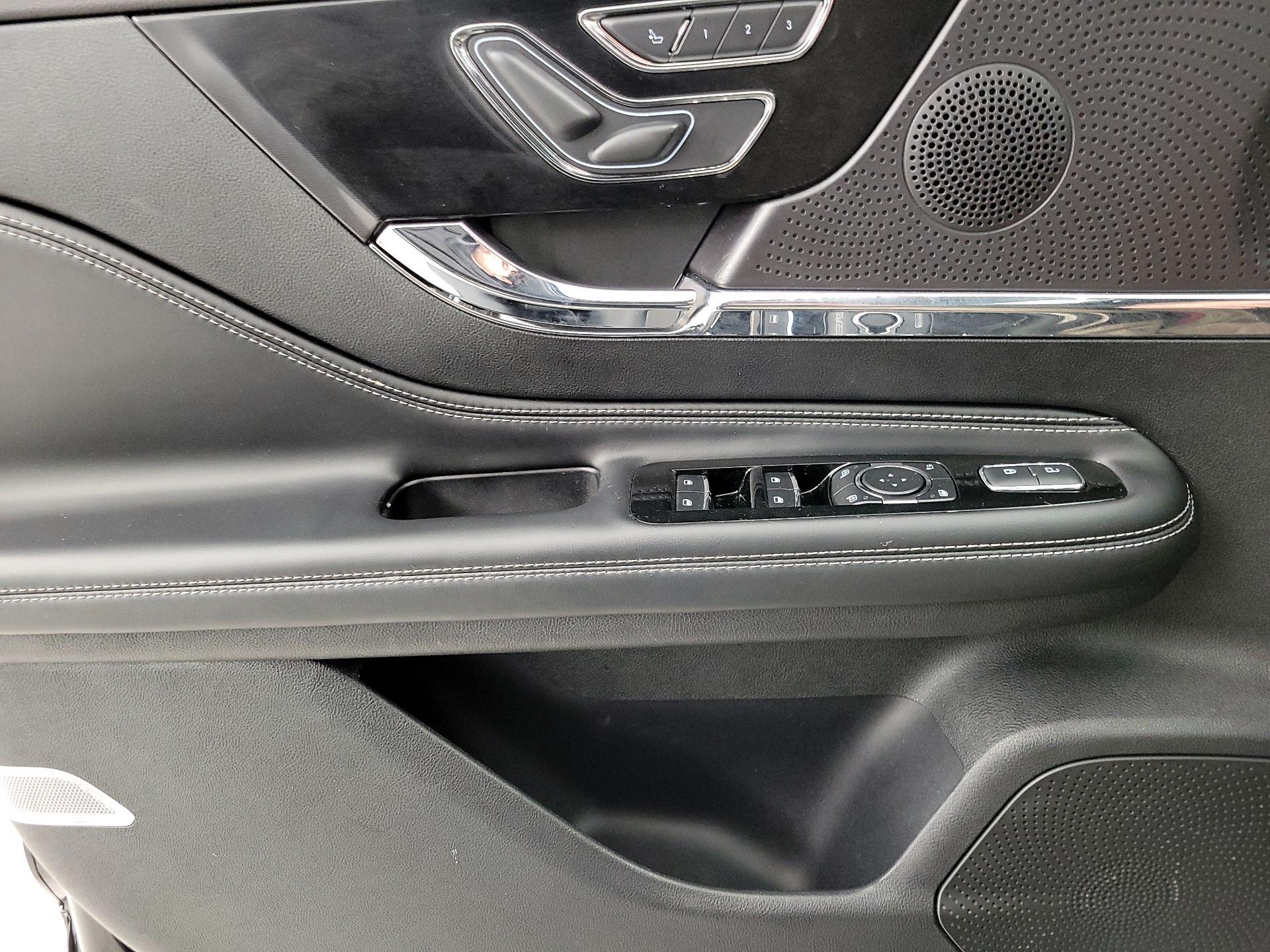 Thumbnail: 2025 Lincoln Corsair - 12