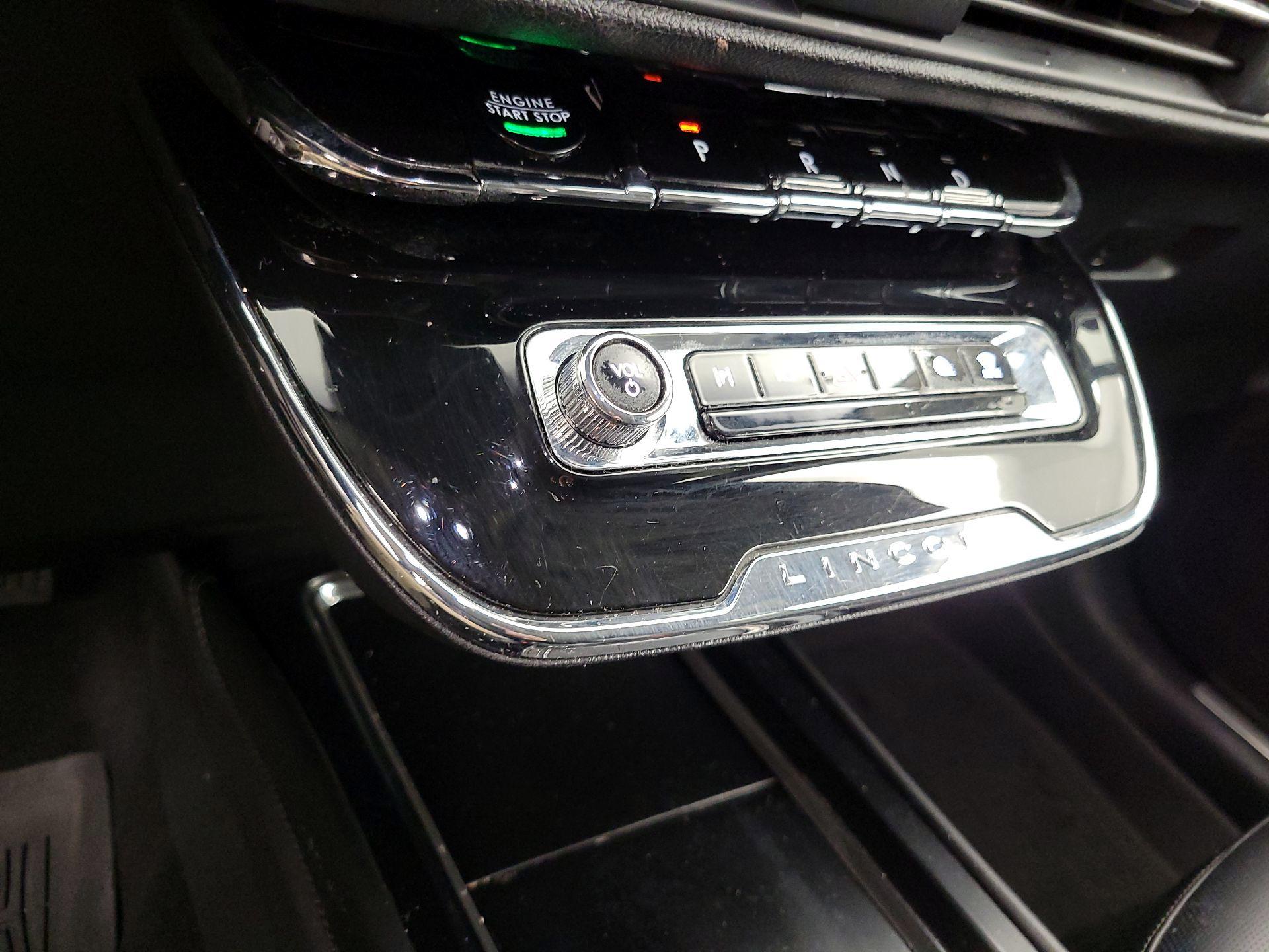 Thumbnail: 2025 Lincoln Corsair - 17