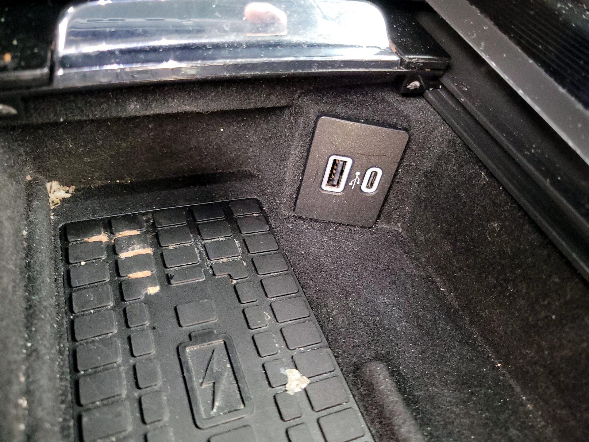 Thumbnail: 2025 Lincoln Corsair - 19