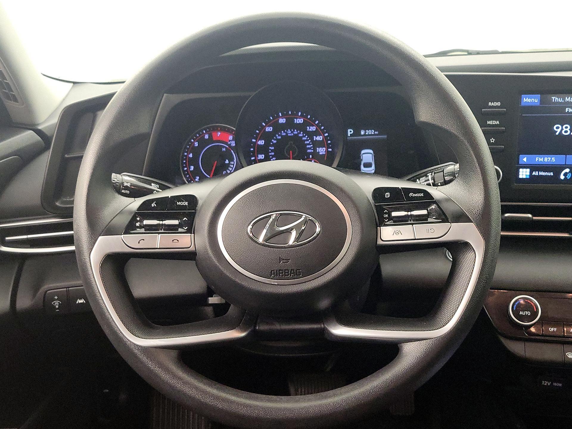 Thumbnail: 2022 Hyundai Elantra - 10