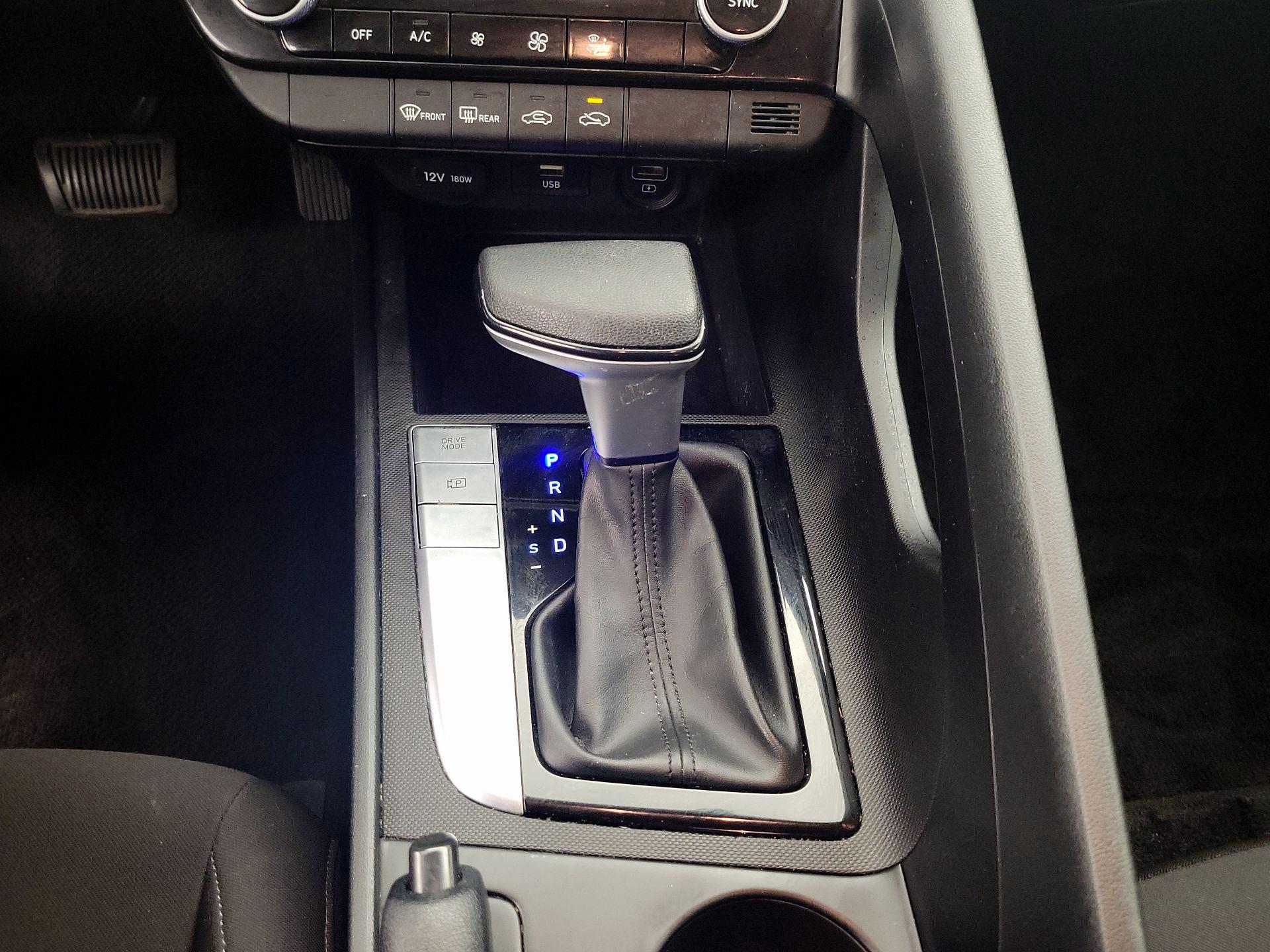 Thumbnail: 2022 Hyundai Elantra - 17