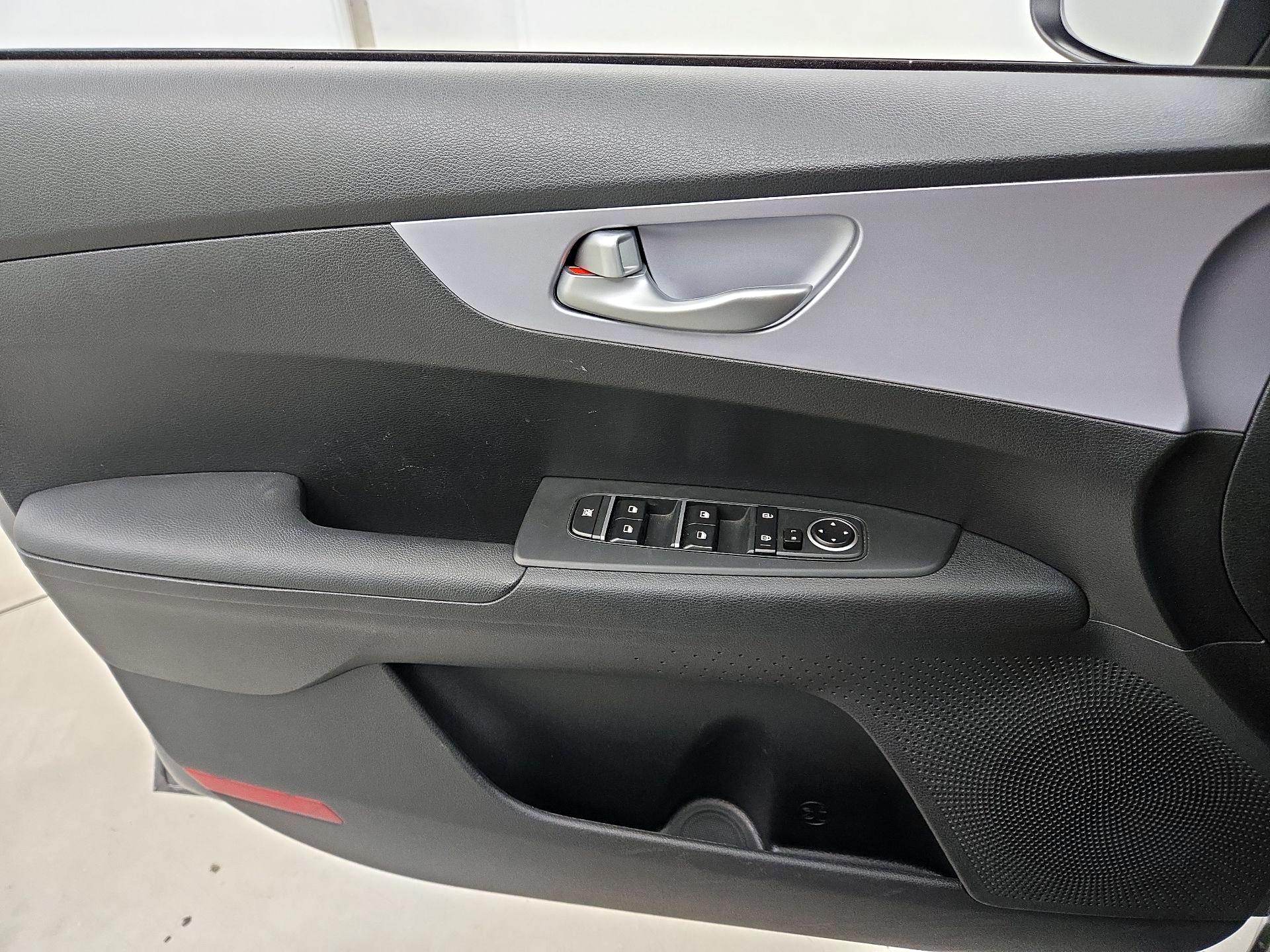 Thumbnail: 2024 Kia Forte - 12