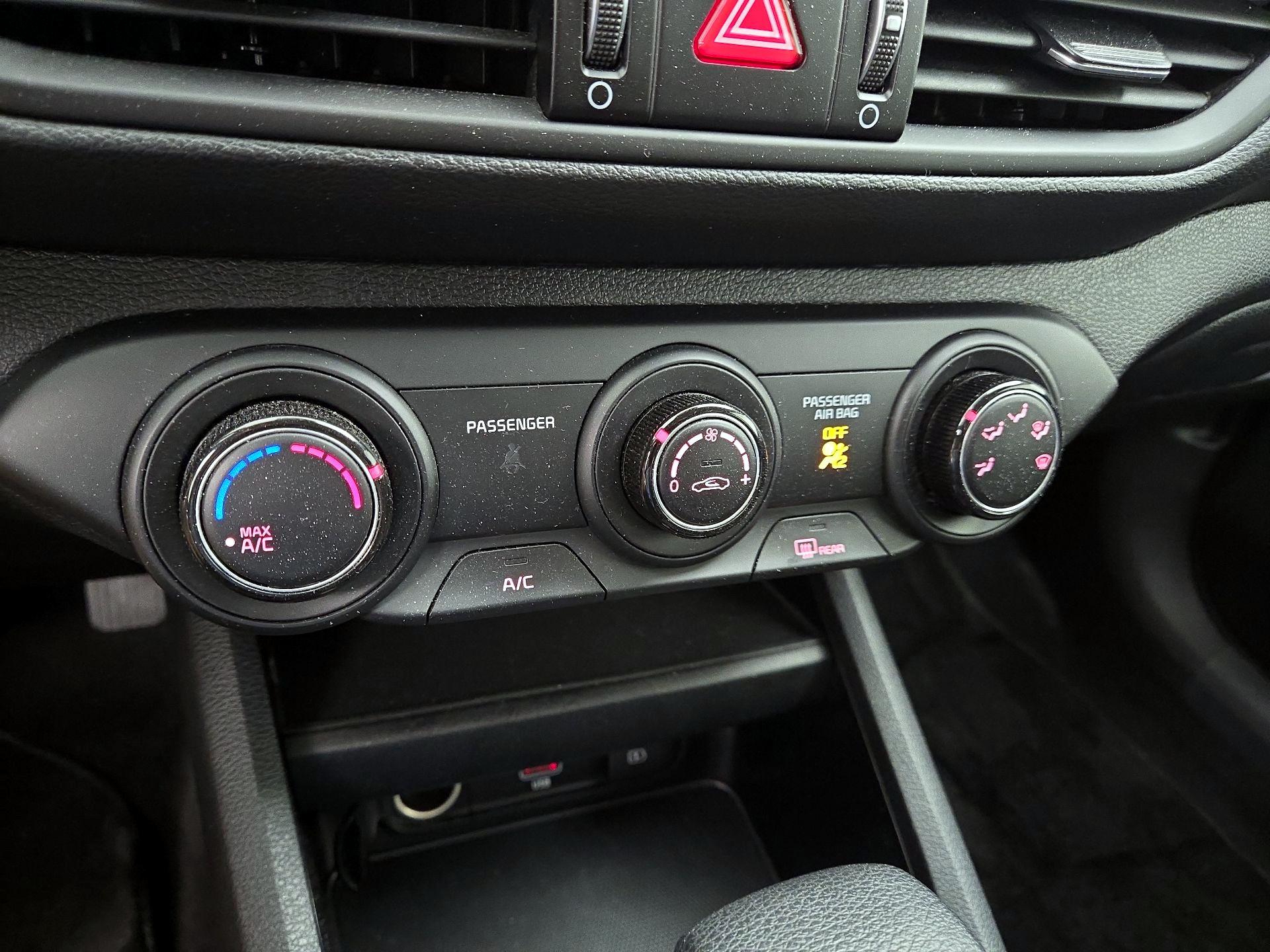 Thumbnail: 2024 Kia Forte - 16