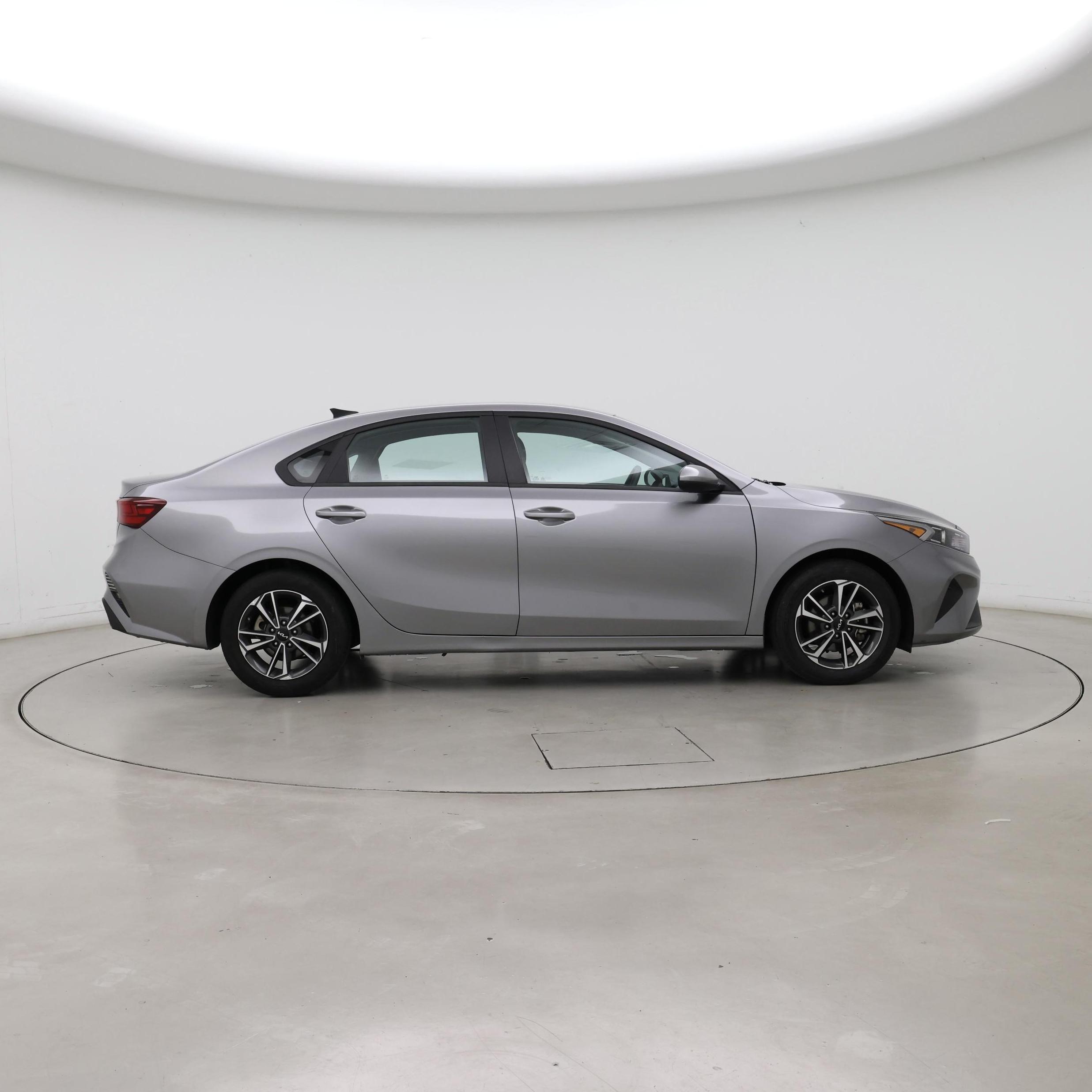 Thumbnail: 2024 Kia Forte - 7