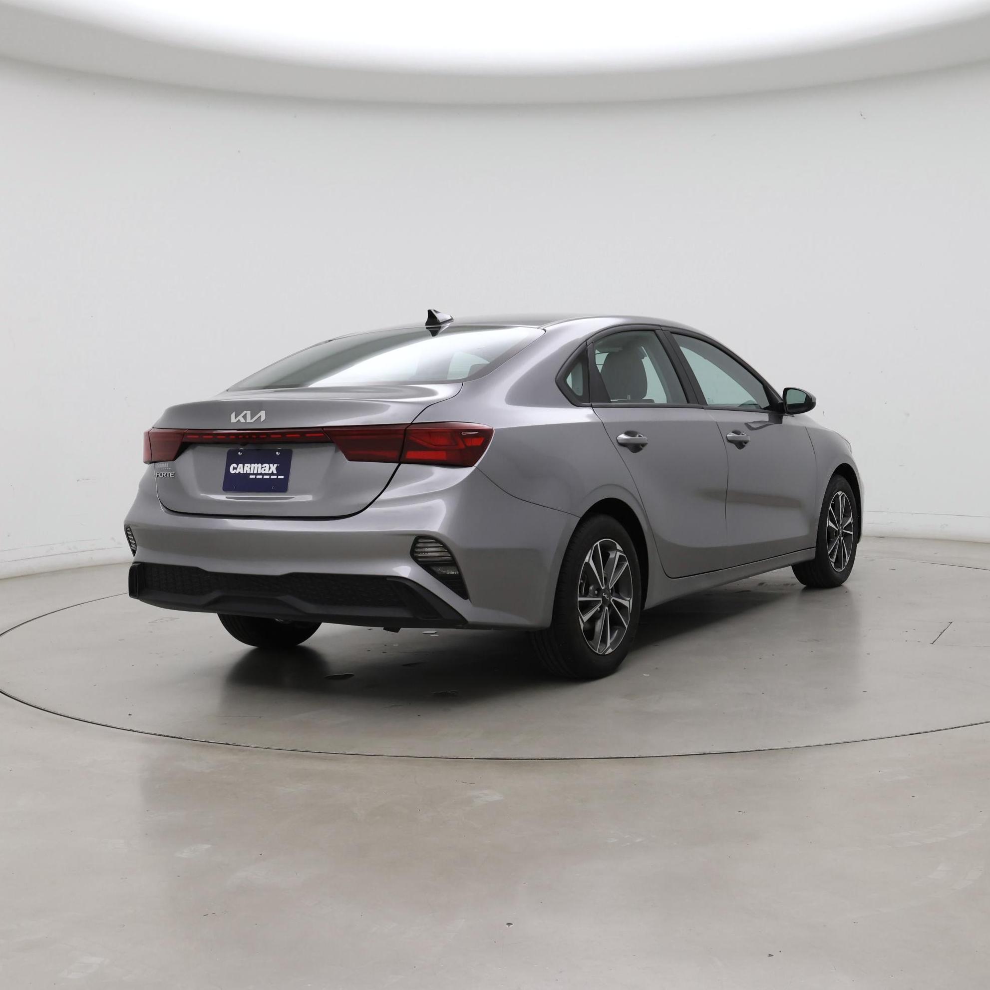 Thumbnail: 2024 Kia Forte - 8