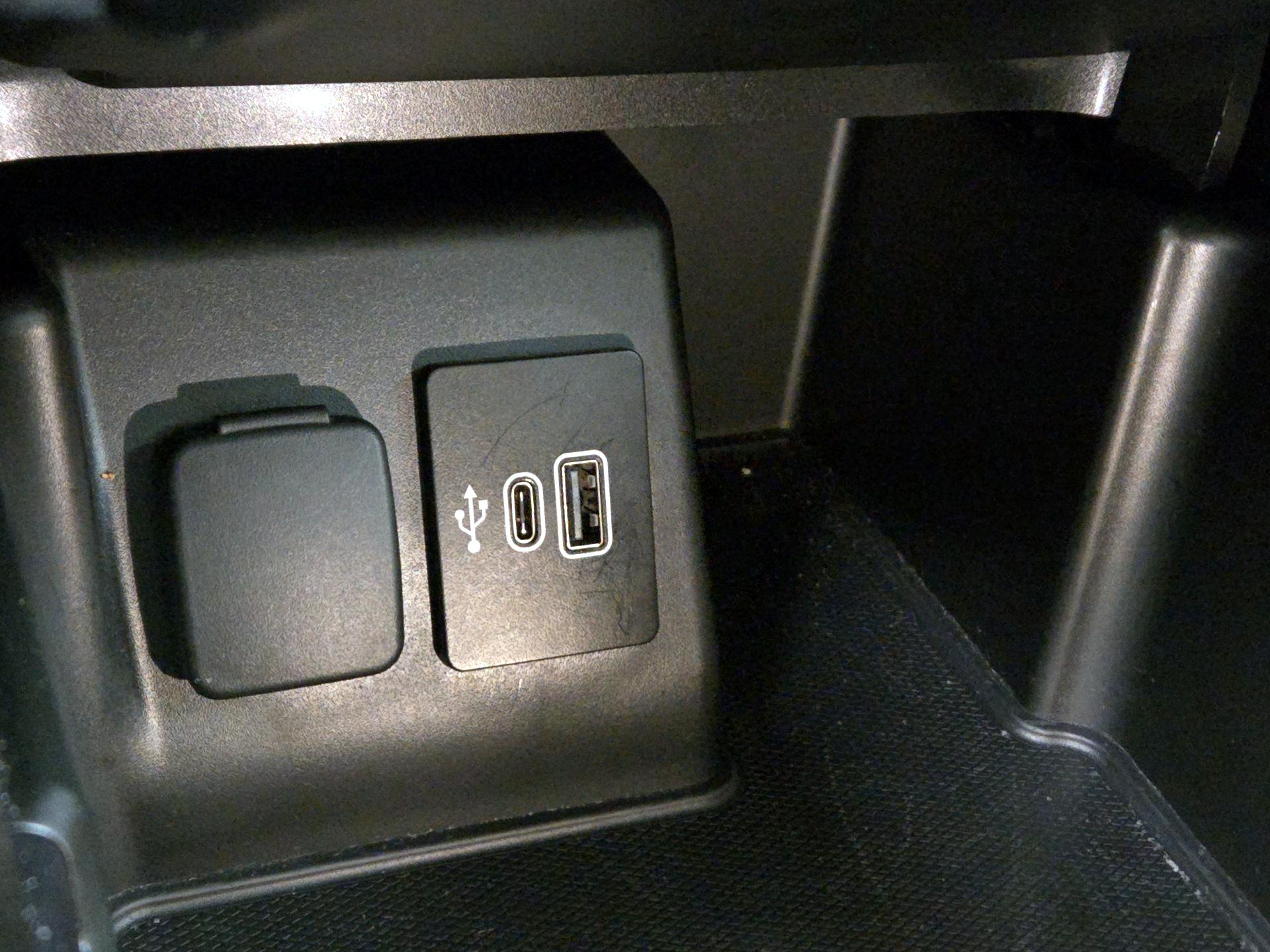 Thumbnail: 2025 Ford Explorer - 18