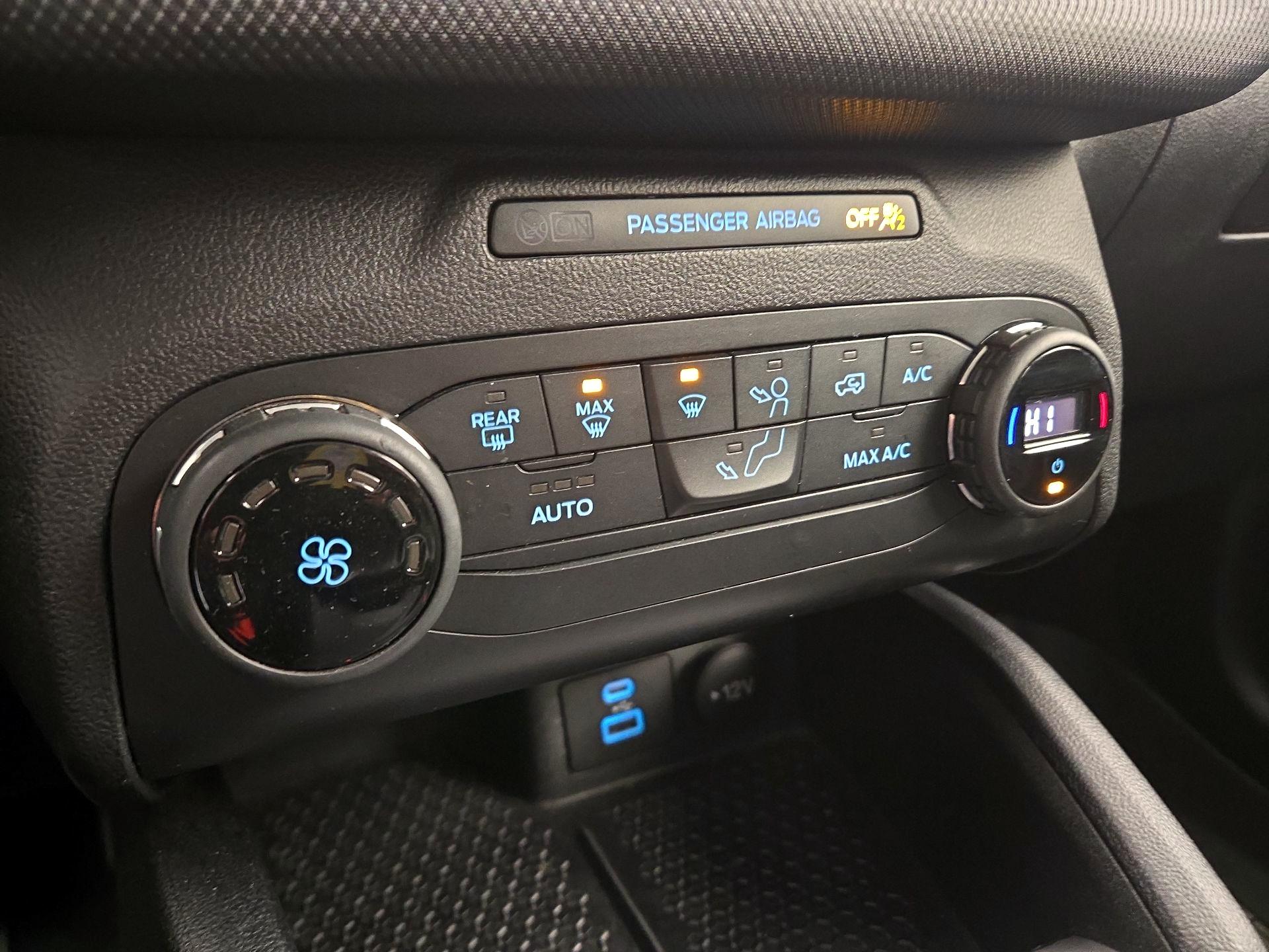 Thumbnail: 2021 Ford Bronco Sport - 16