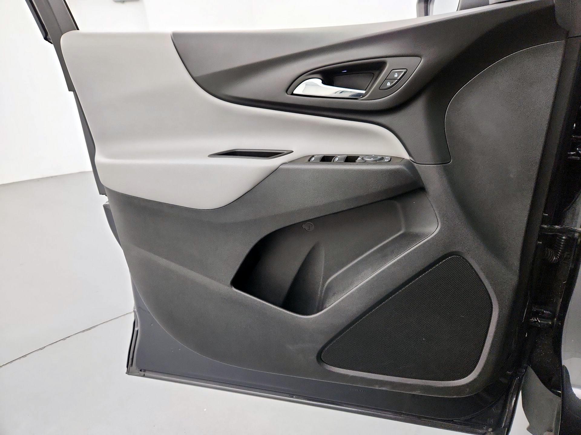 Thumbnail: 2022 Chevrolet Equinox - 12